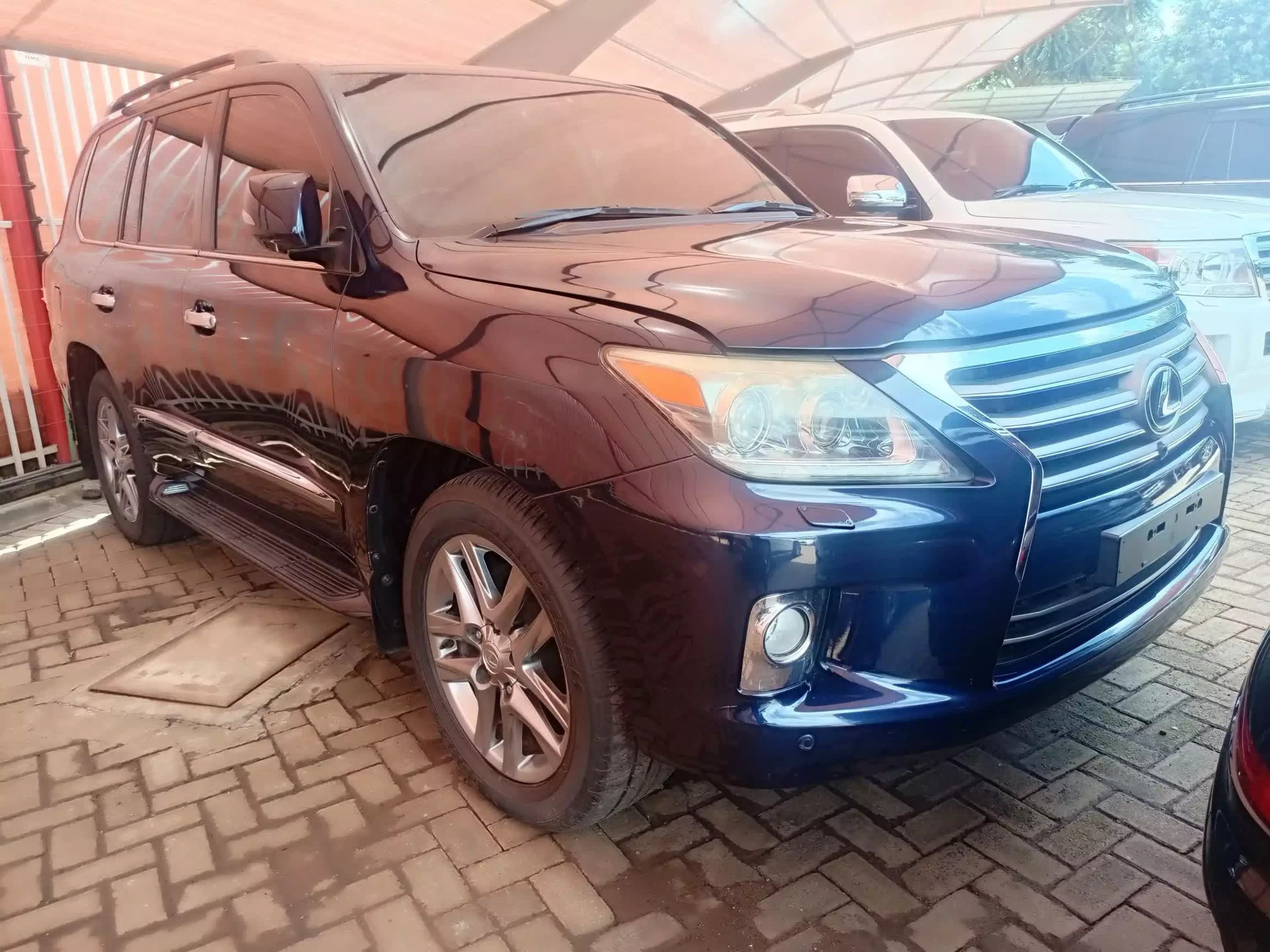 Lexus LX 570 - 2013