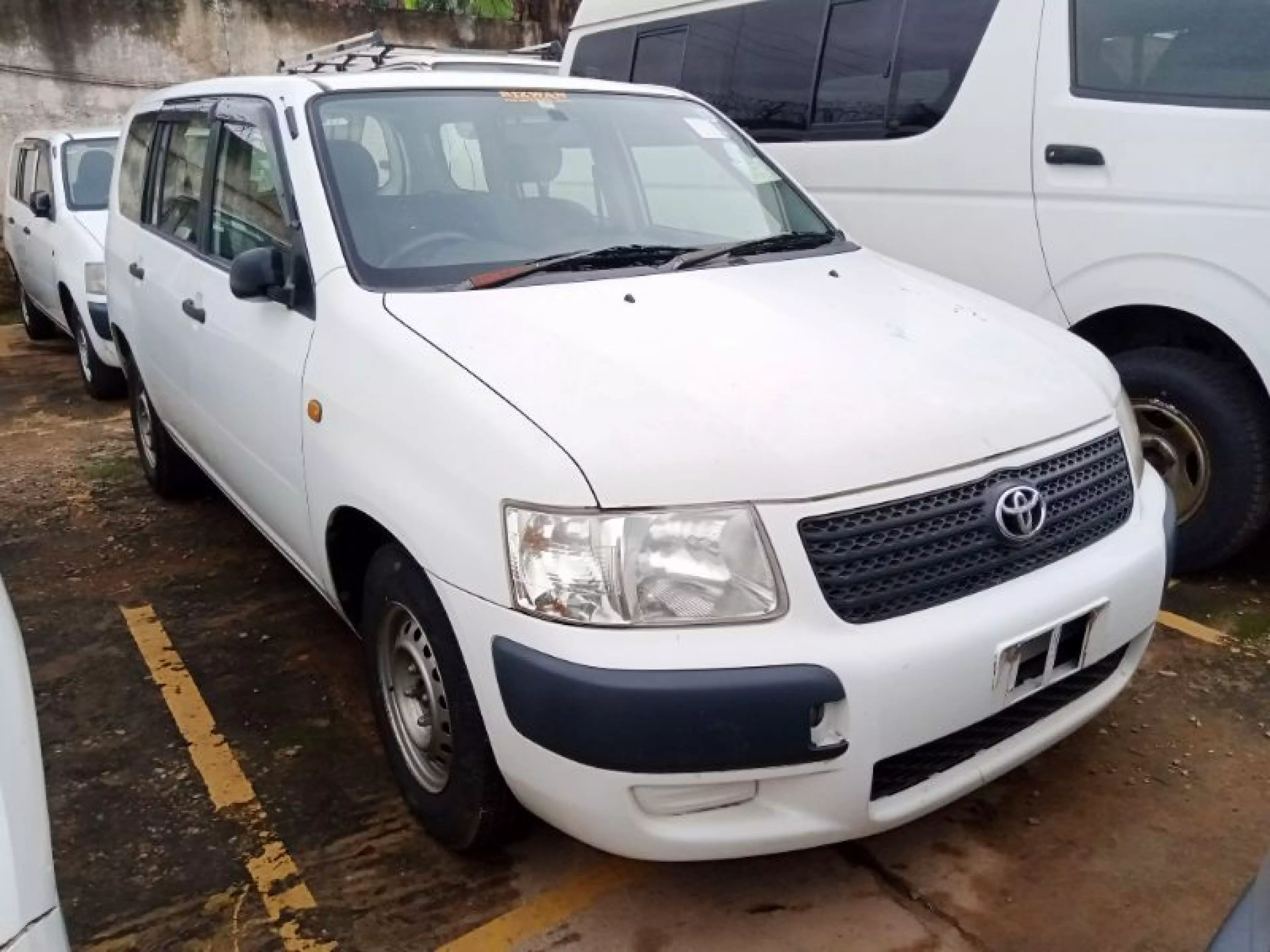 Toyota Succeed    - 2011