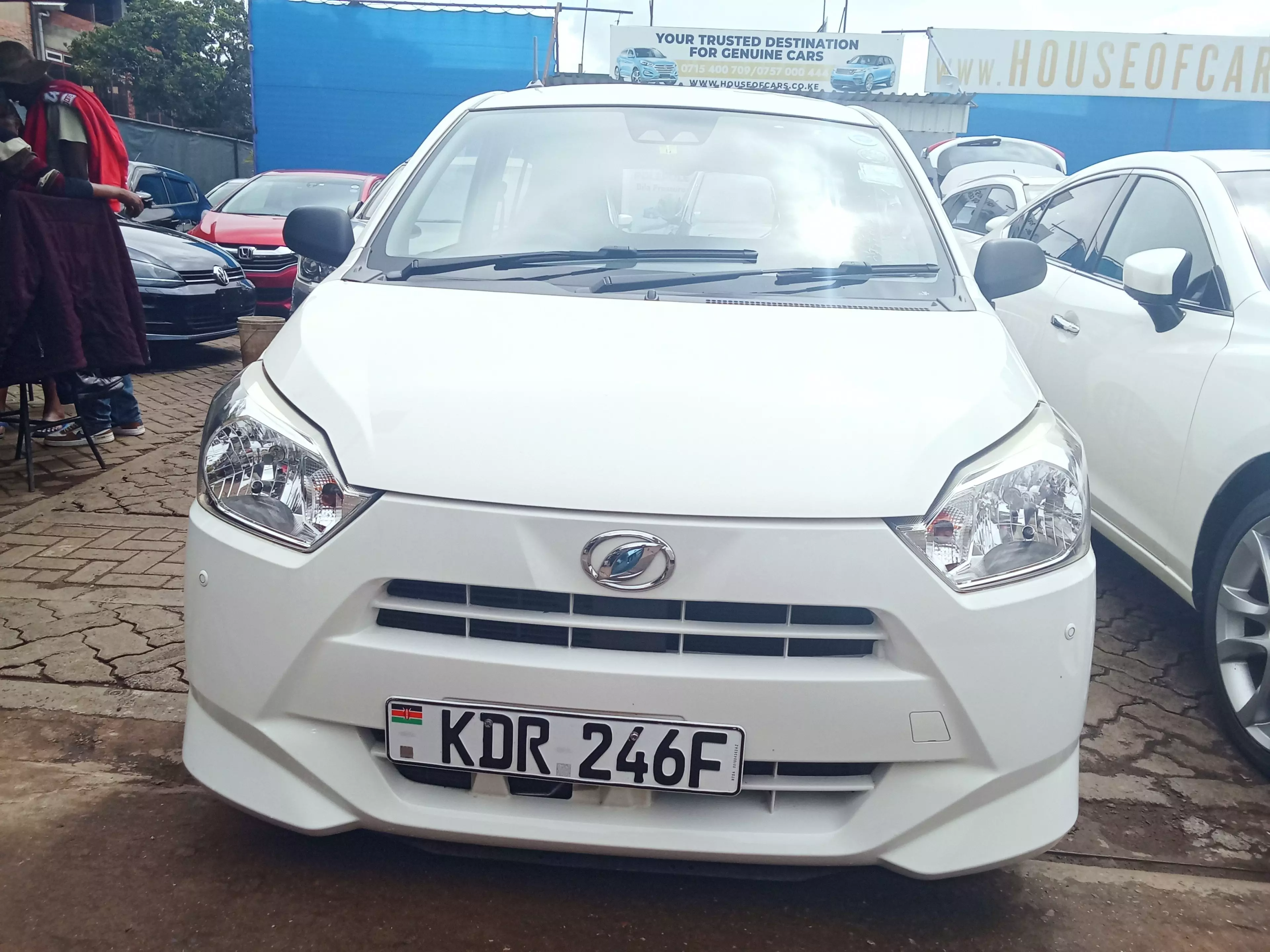 Daihatsu Mira    - 2017