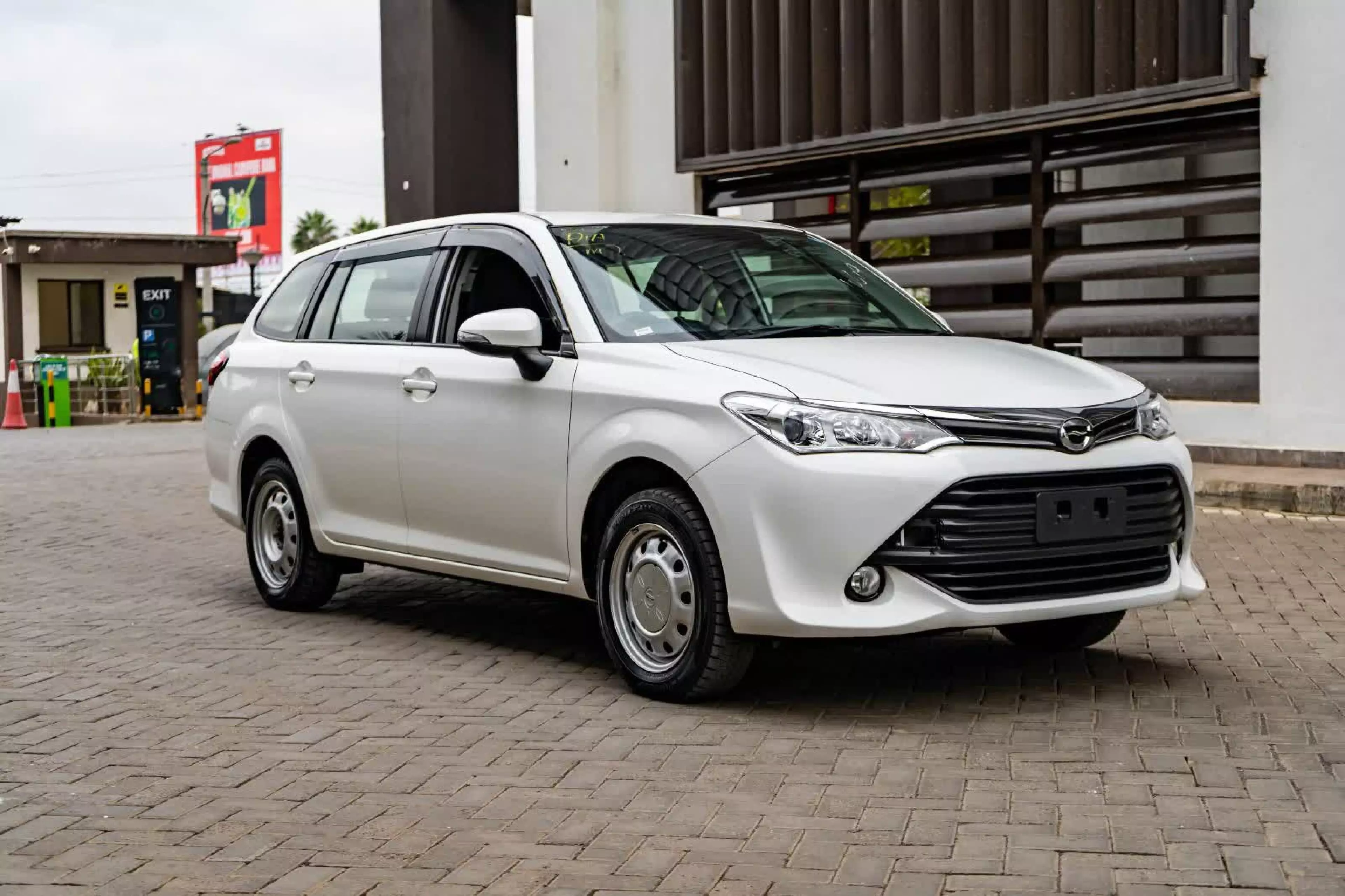Toyota Fielder  - 2016