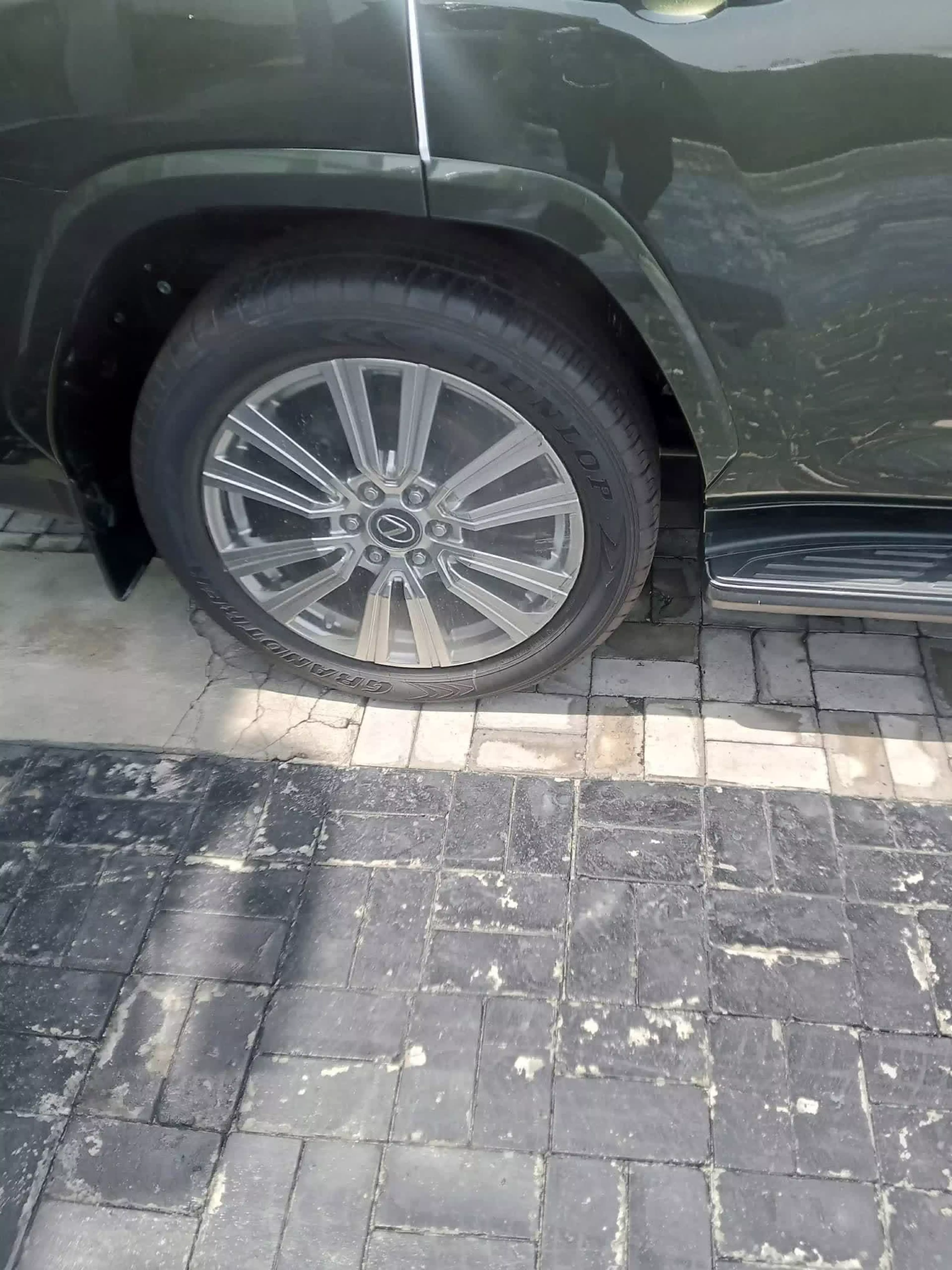 Lexus LX 570   - 2023