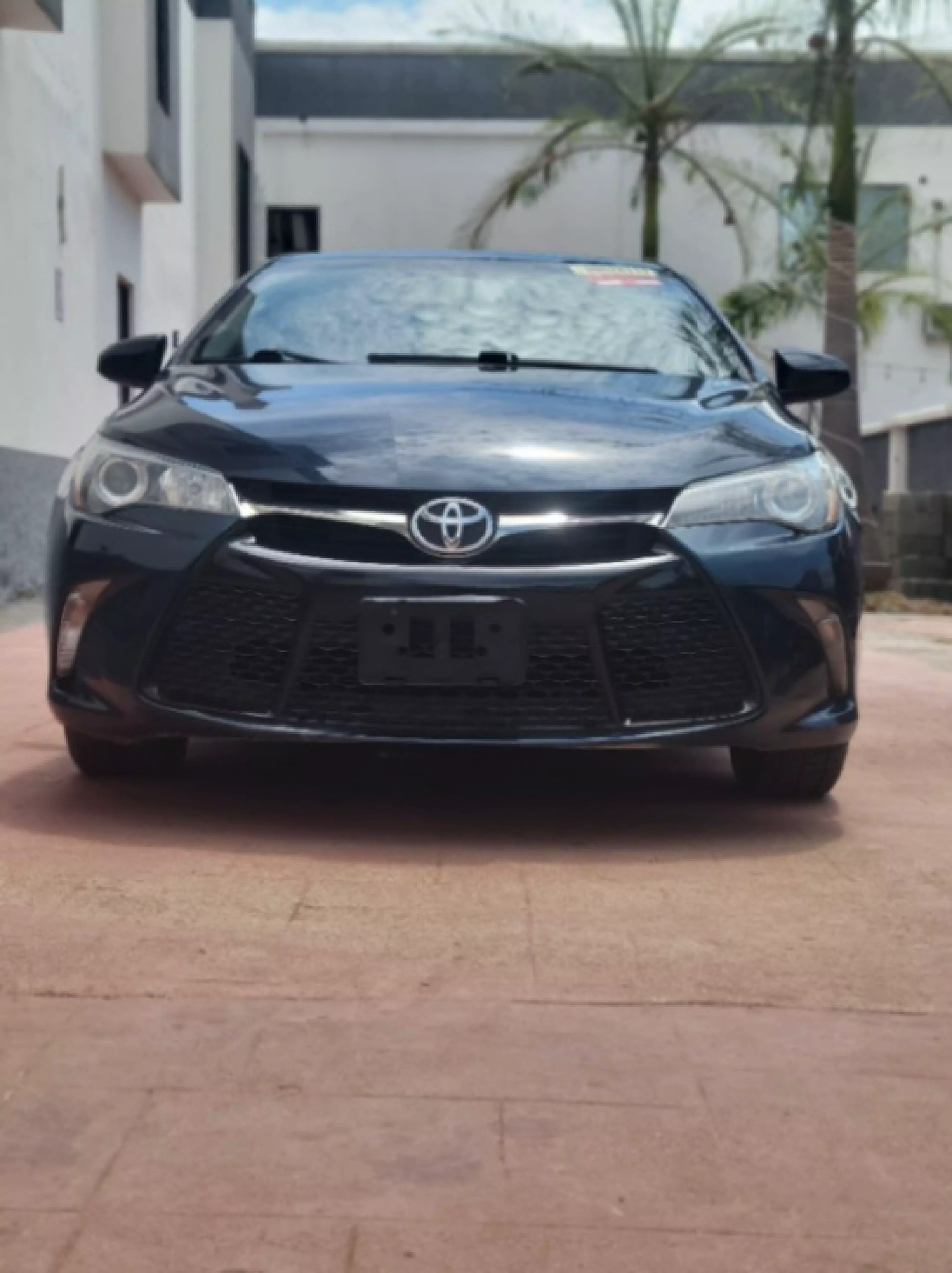 Toyota Camry - 2017