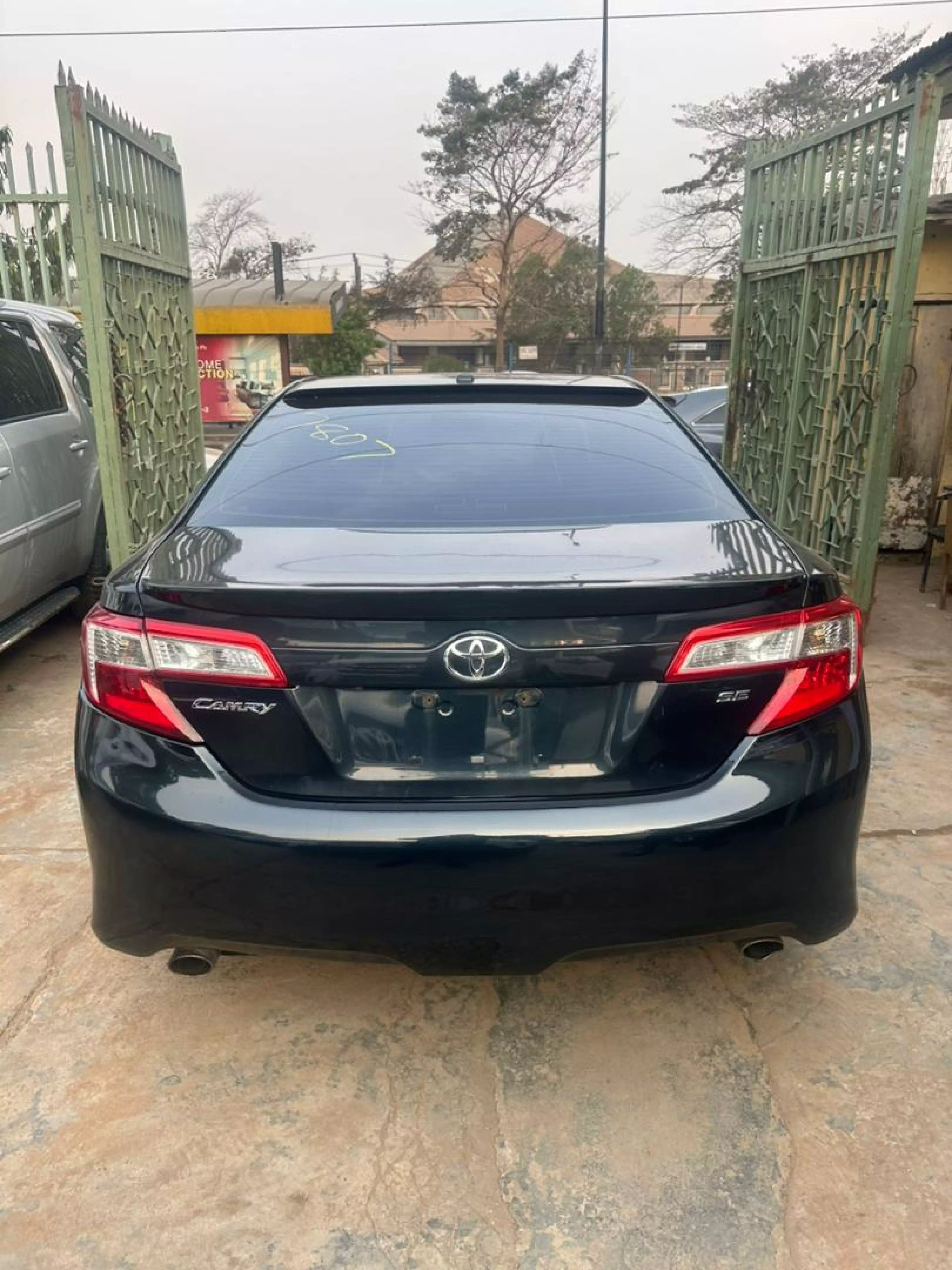 Toyota Camry   - 2012