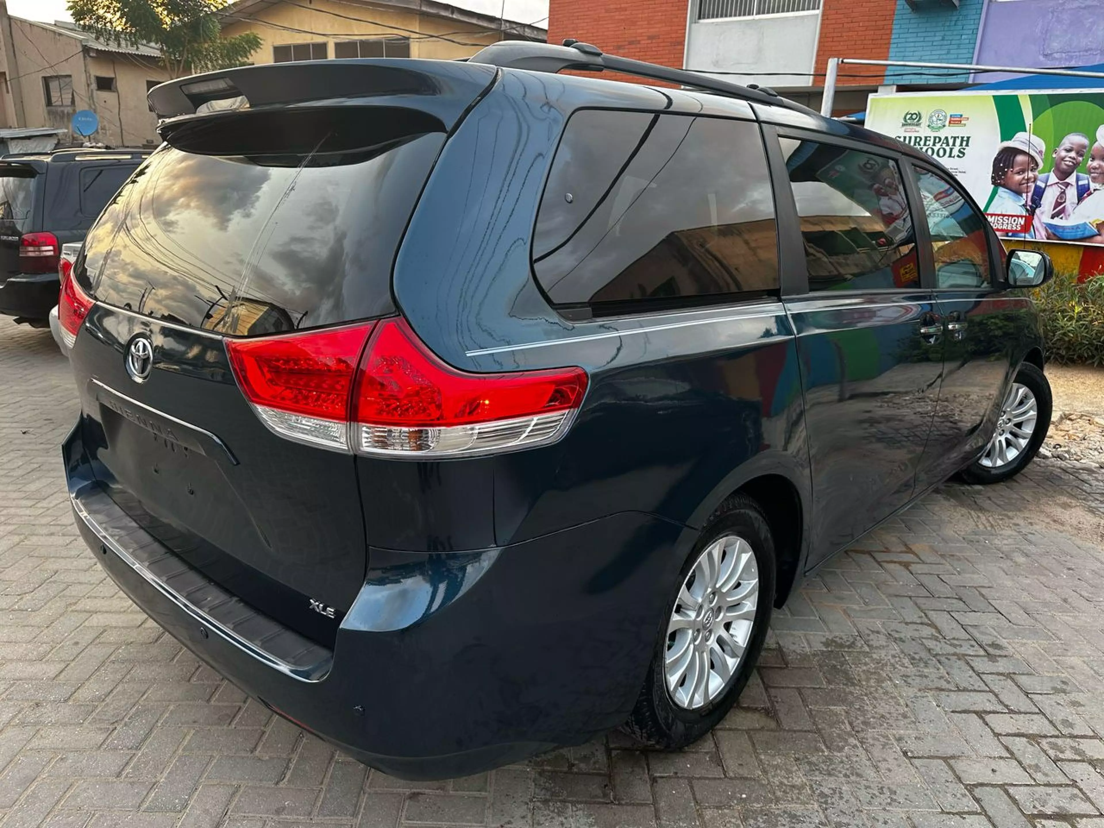 Toyota Sienna   - 2012