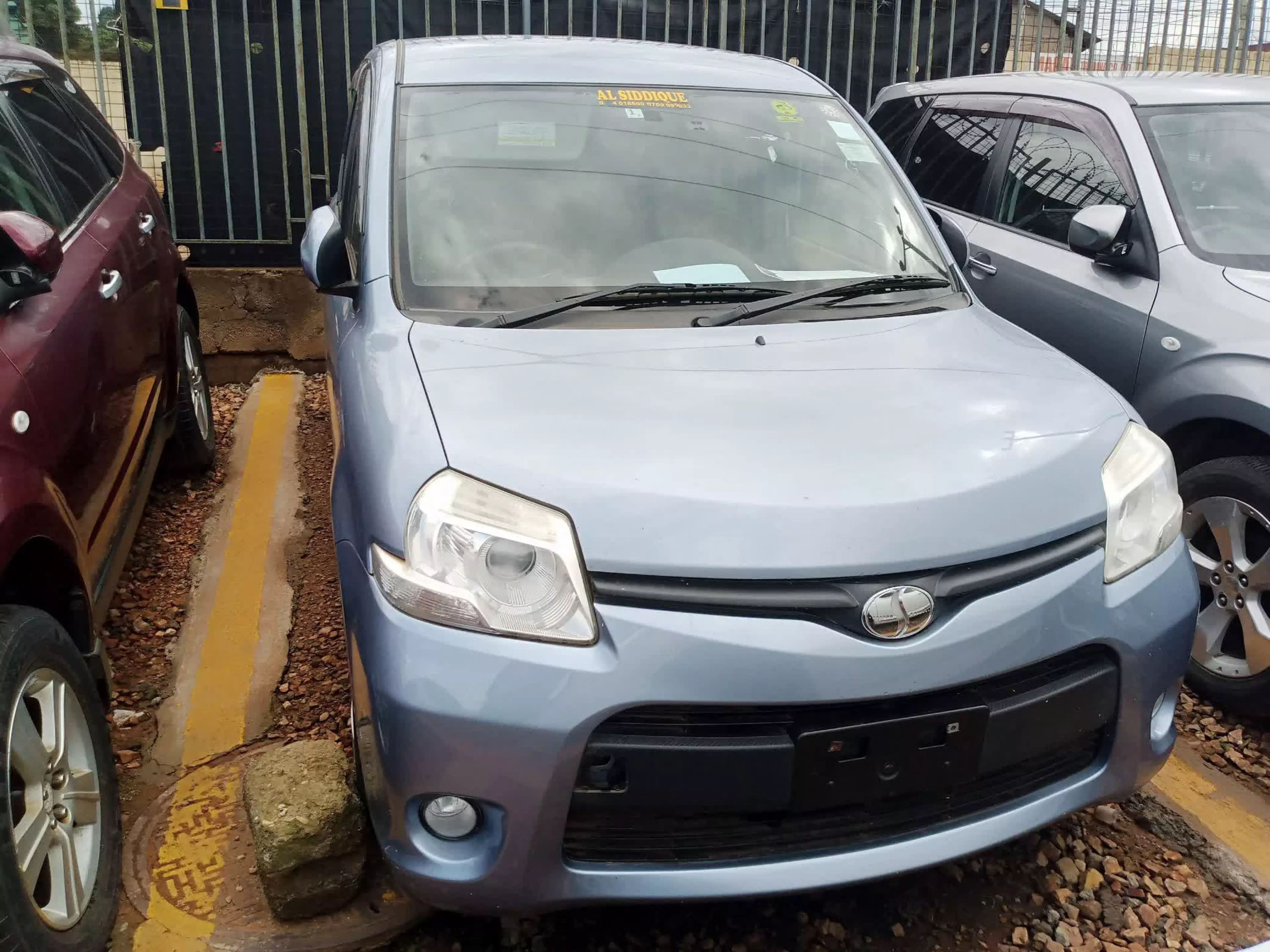 Toyota Sienta - 2014