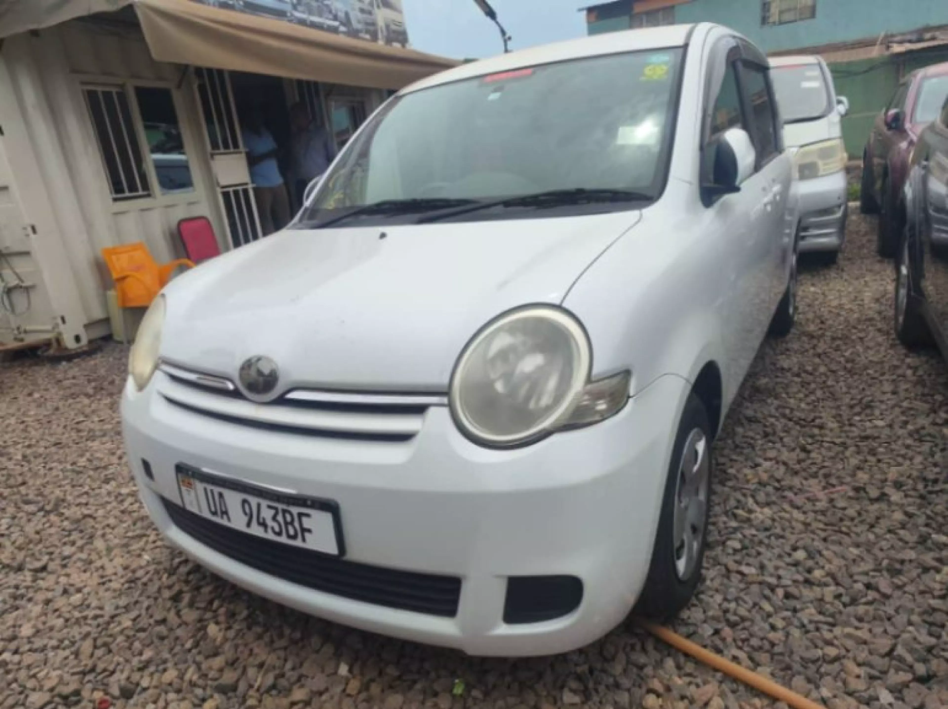 Toyota Sienta   - 2010