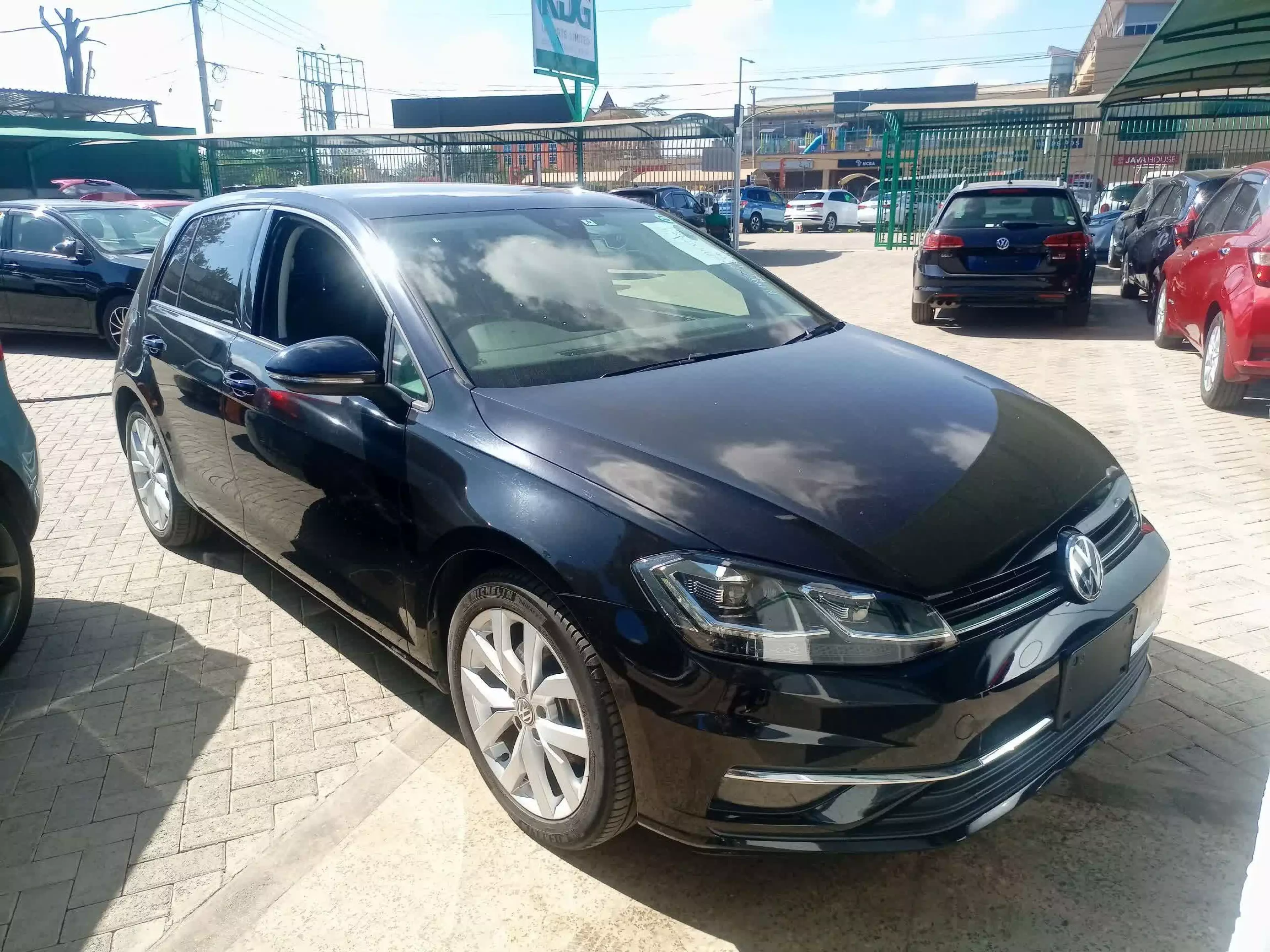 Volkswagen Golf - 2017
