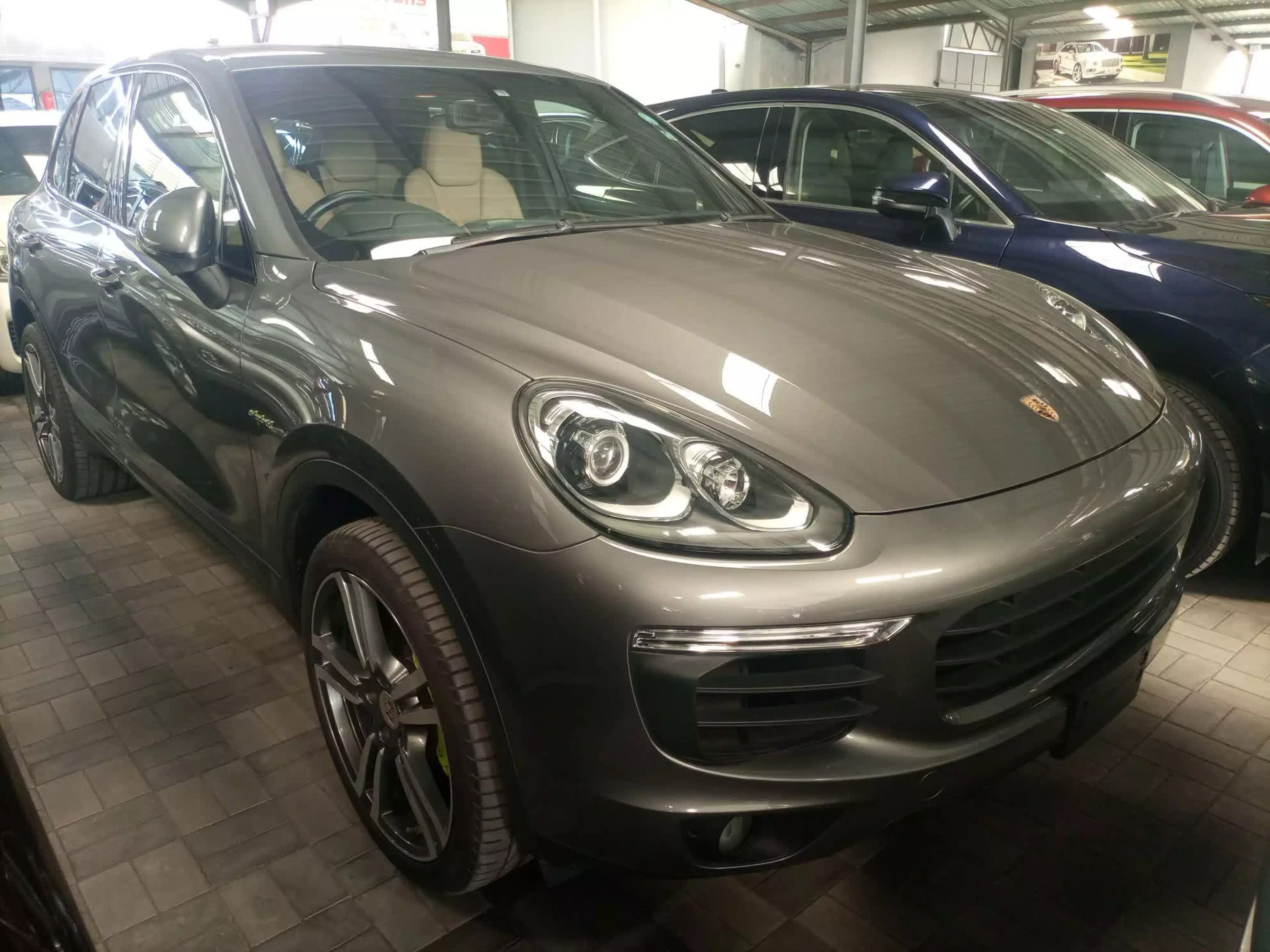 PORSCHE Cayenne - 2016