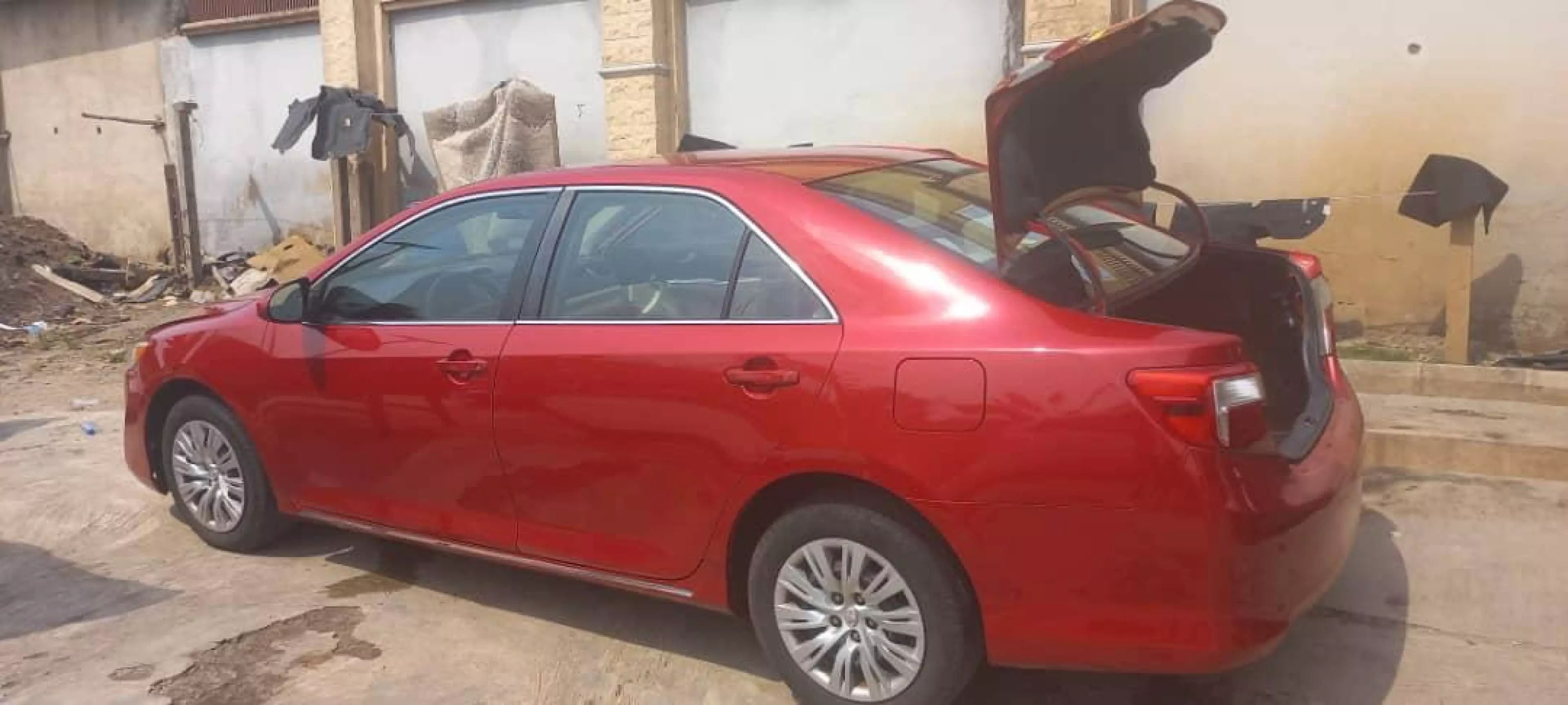 Toyota Camry   - 2014
