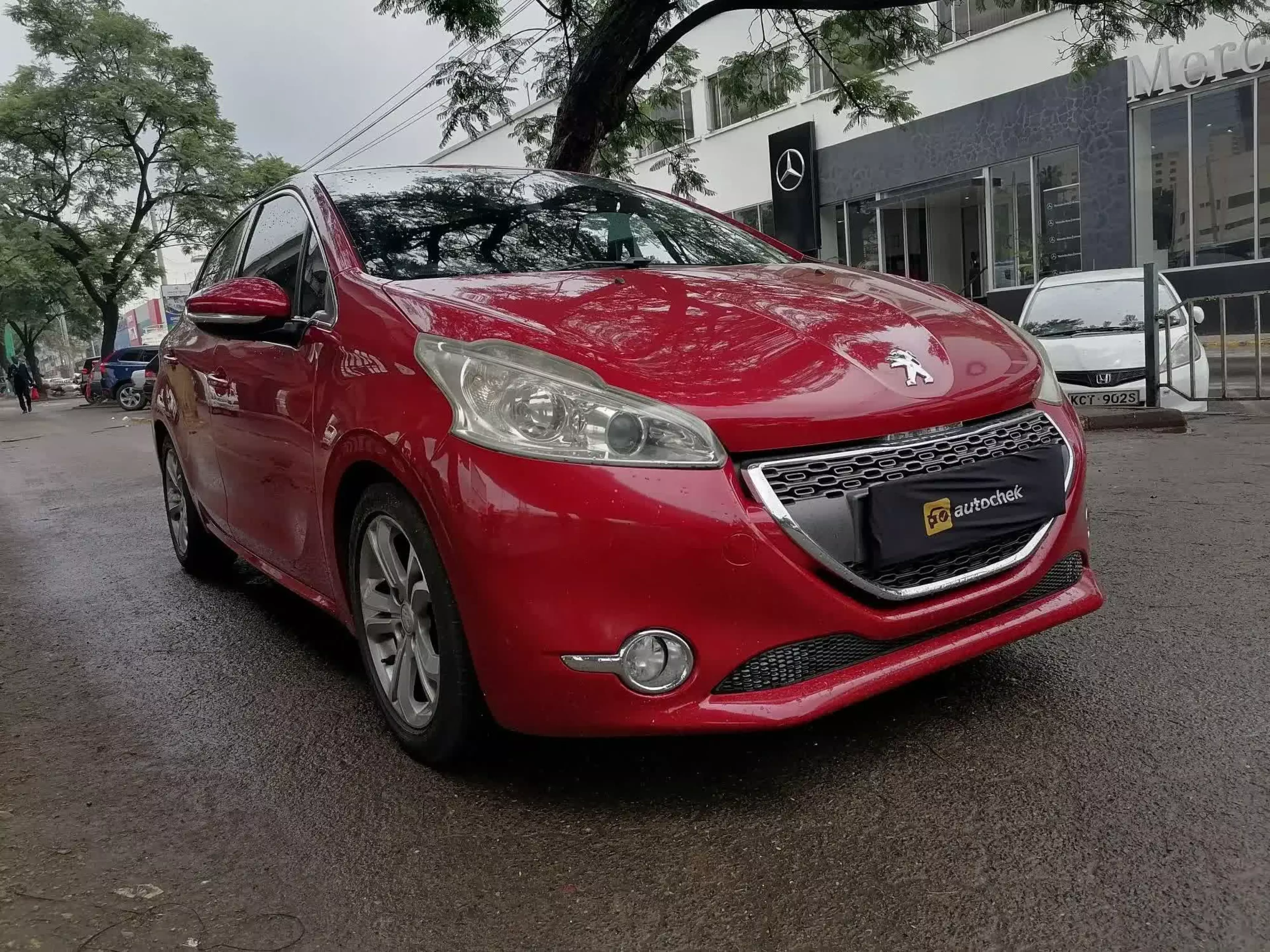 Peugeot 208 - 2013