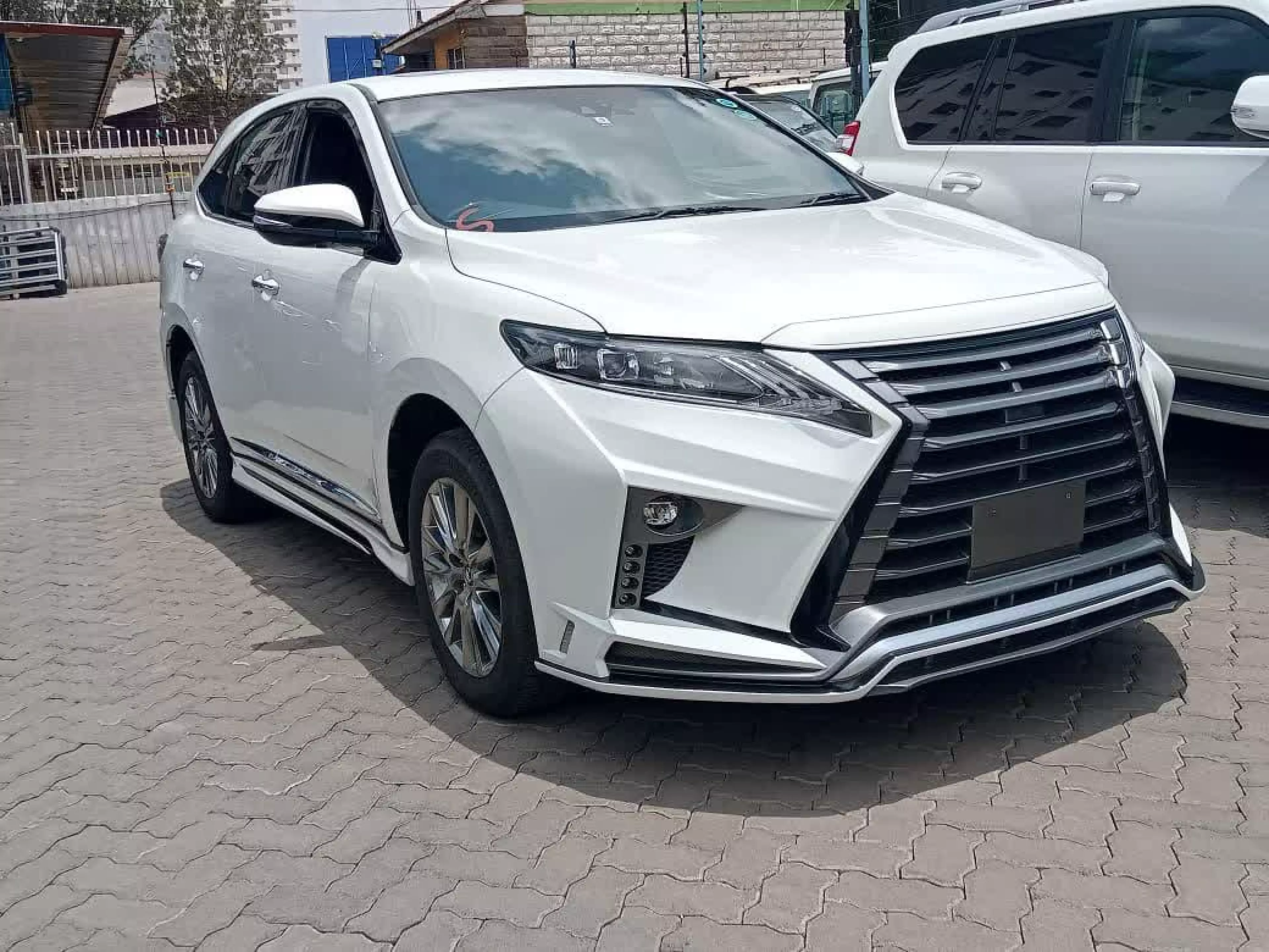 Toyota Harrier - 2016