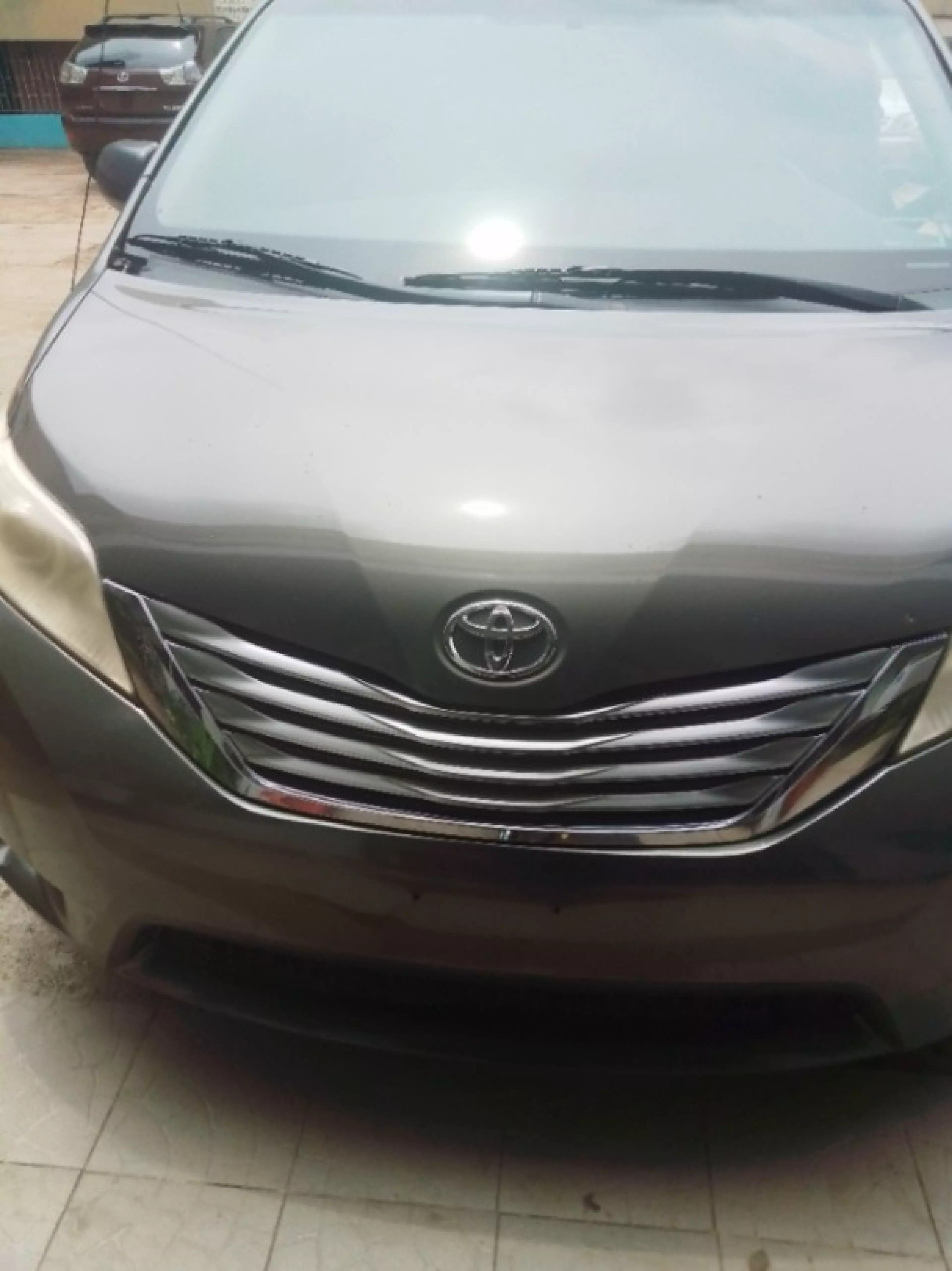 Toyota Sienna - 2011