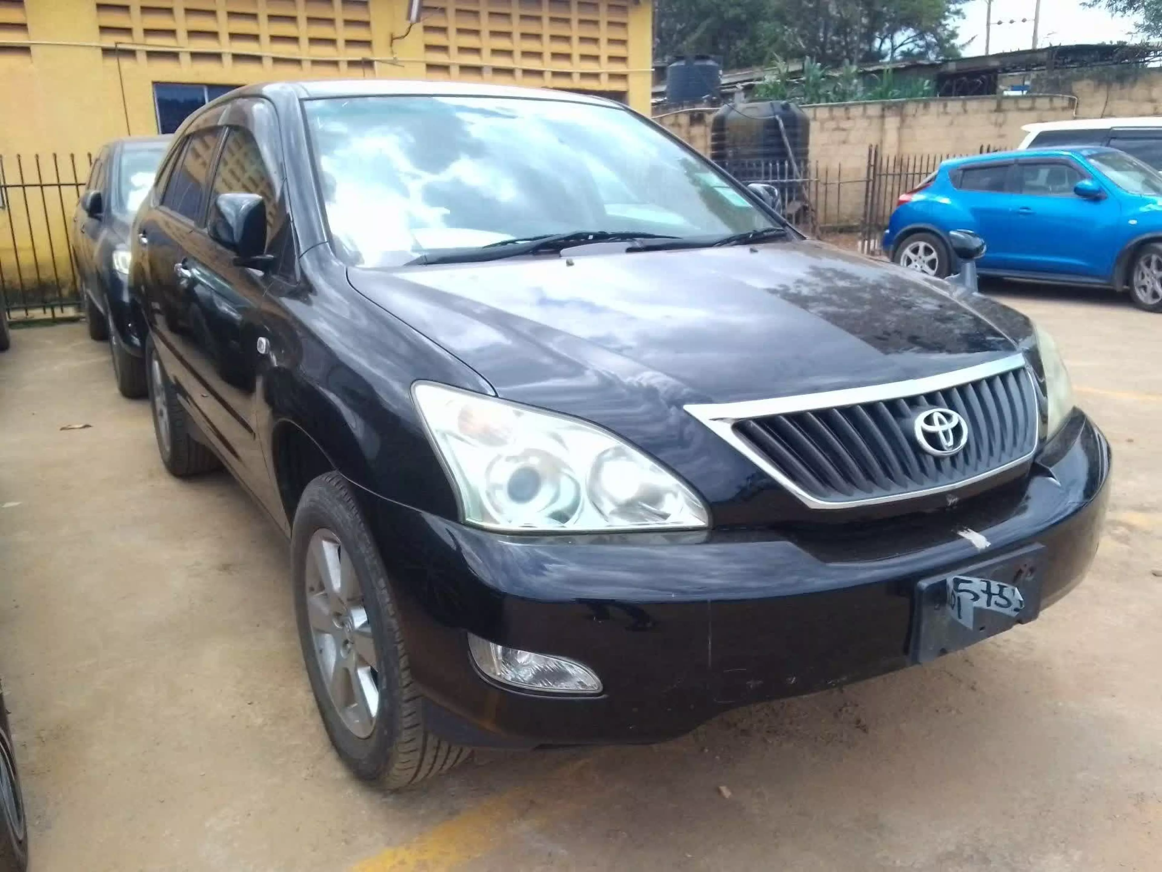 Toyota Harrier - 2012