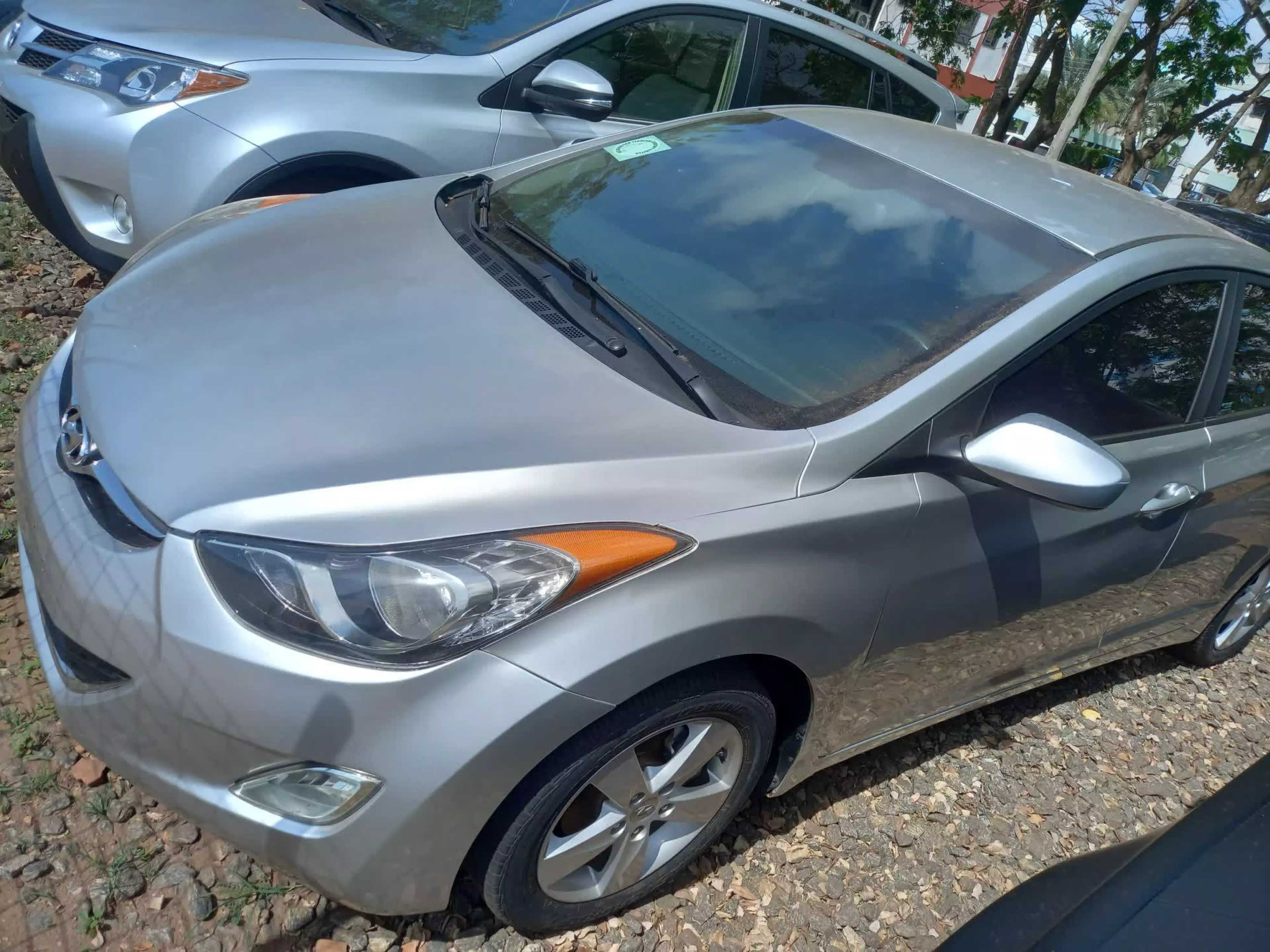 Hyundai Elantra - 2011