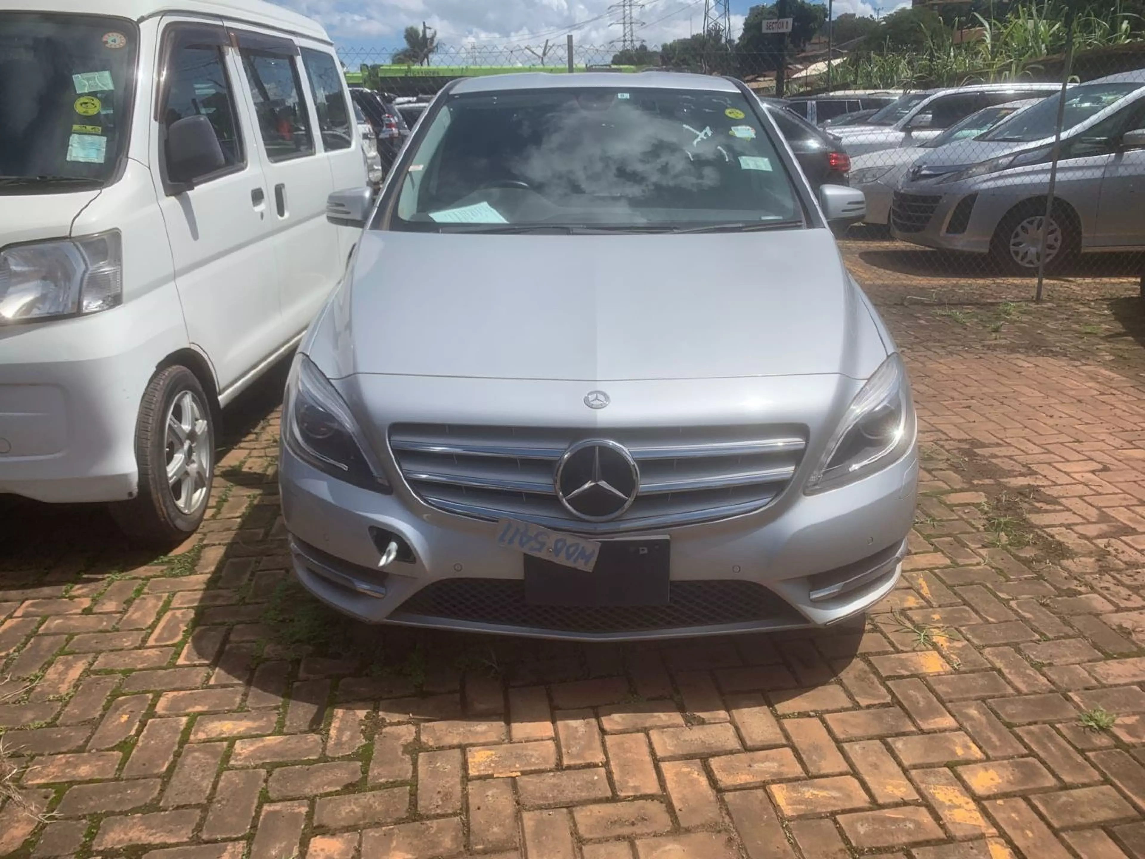 Mercedes-Benz B 180 - 2014