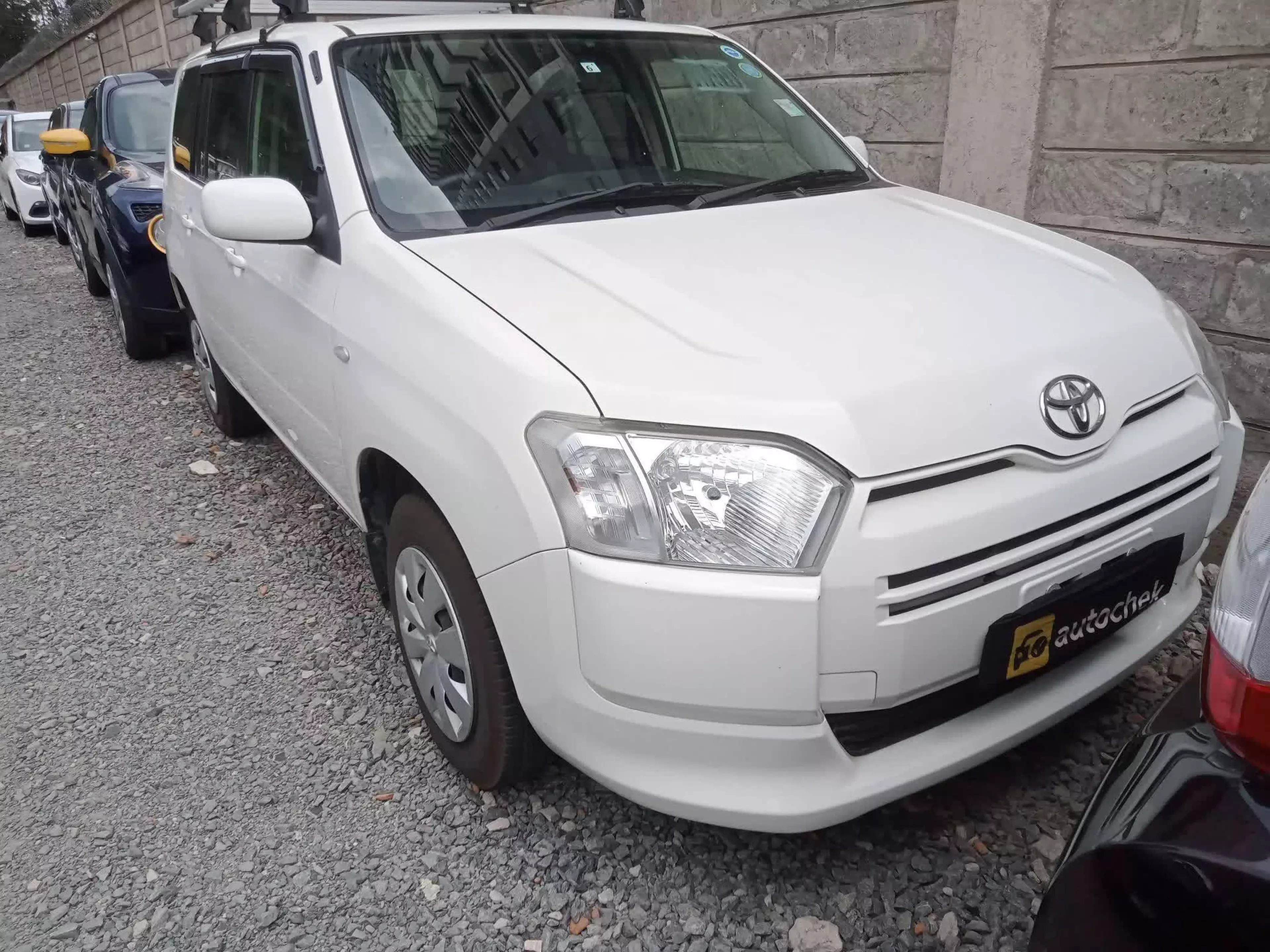 Toyota Succeed  - 2015