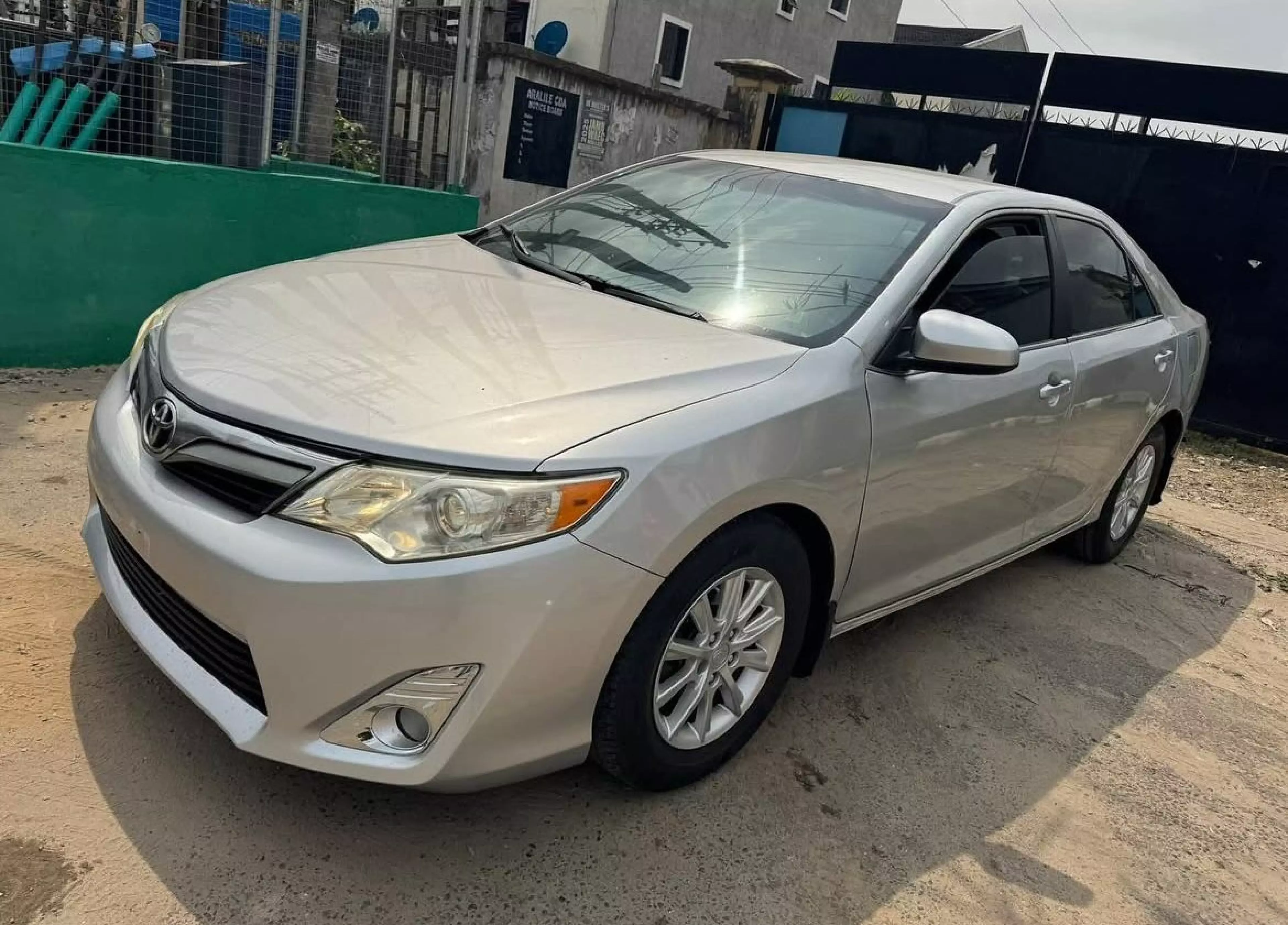 Toyota Camry   - 2013