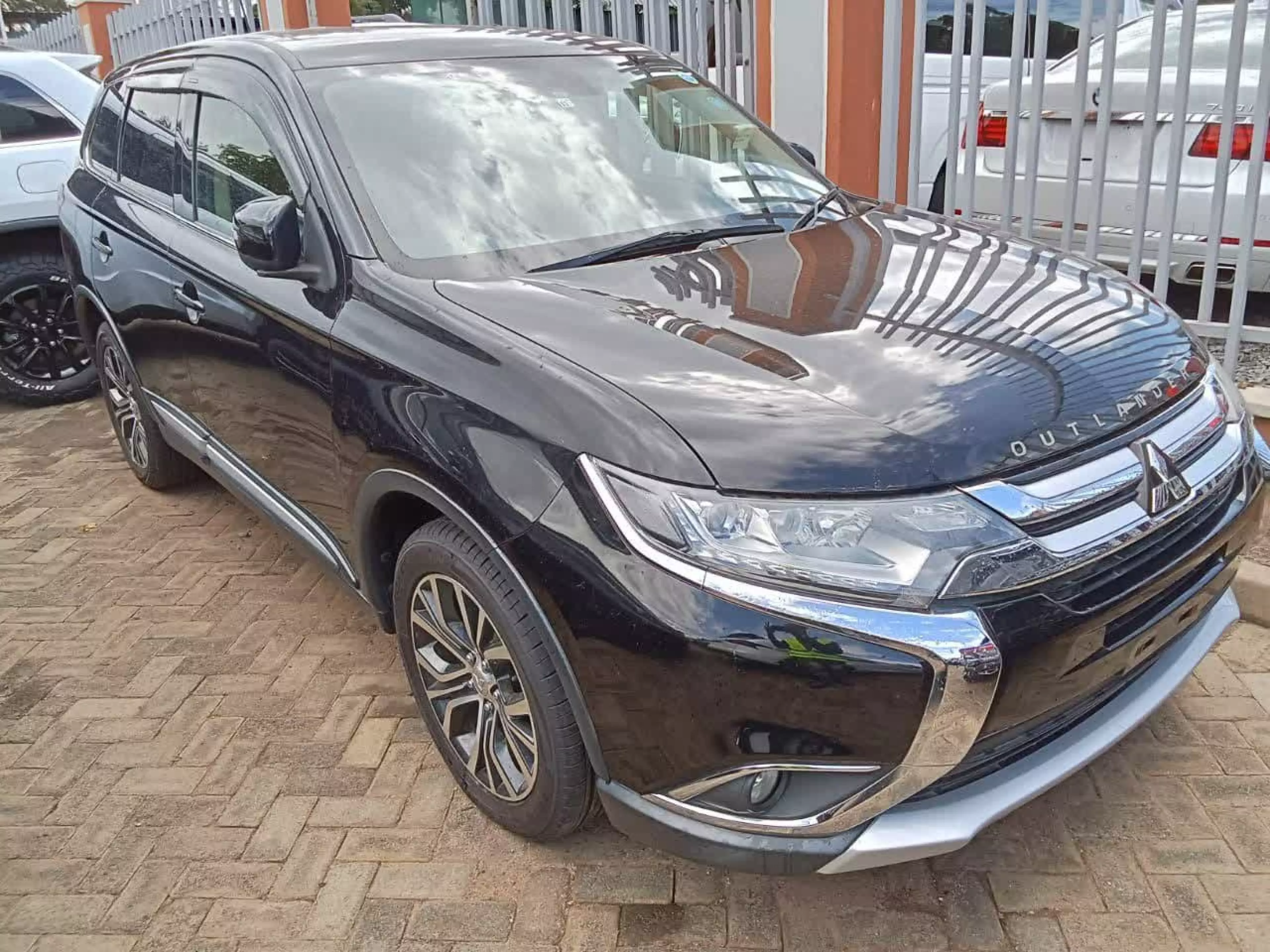 Mitsubishi Outlander GLX - 2016