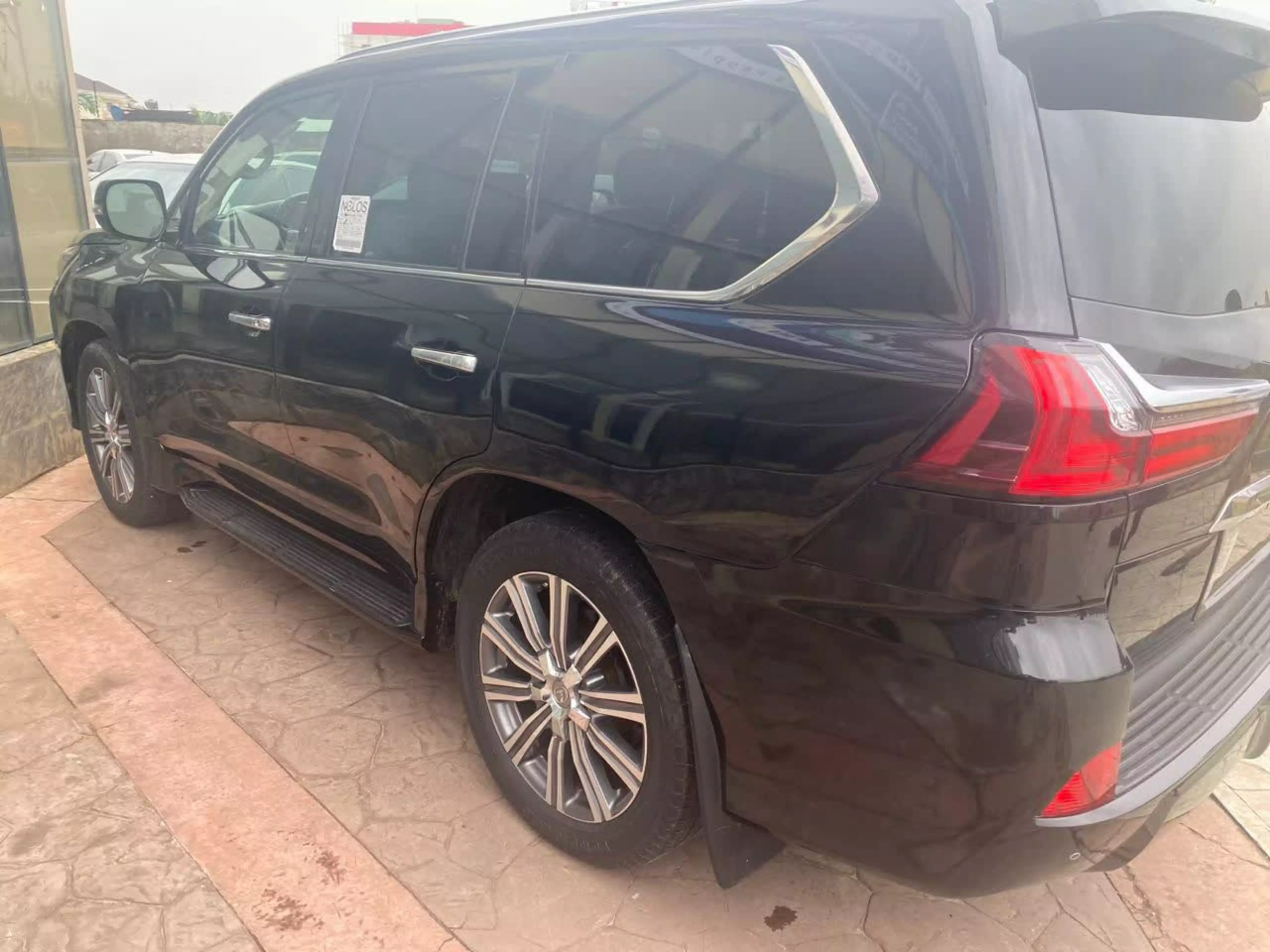 Lexus LX 570 - 2017