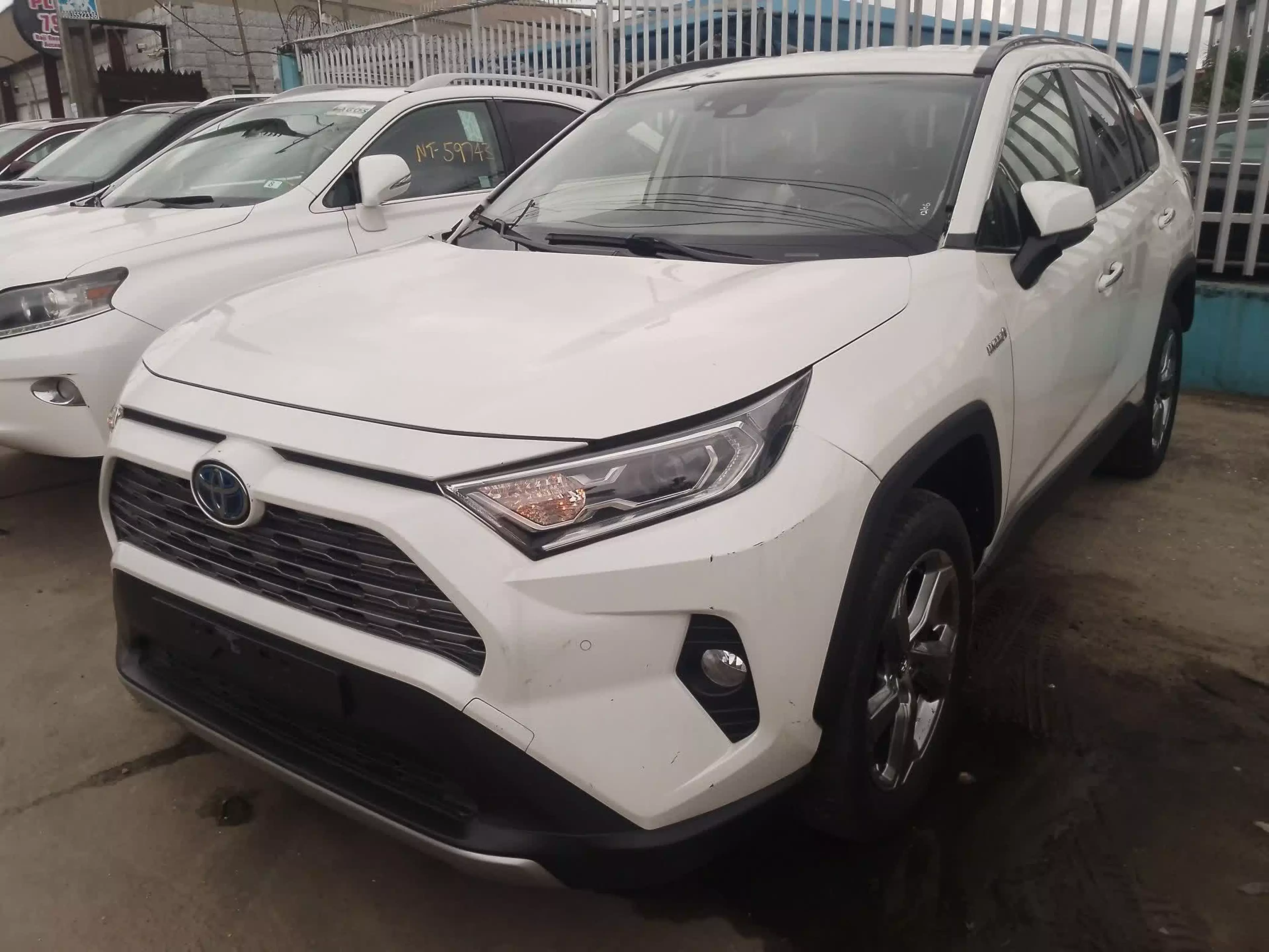 Toyota Rav 4 8AT 2.5l (Adventure Grade)   - 2020