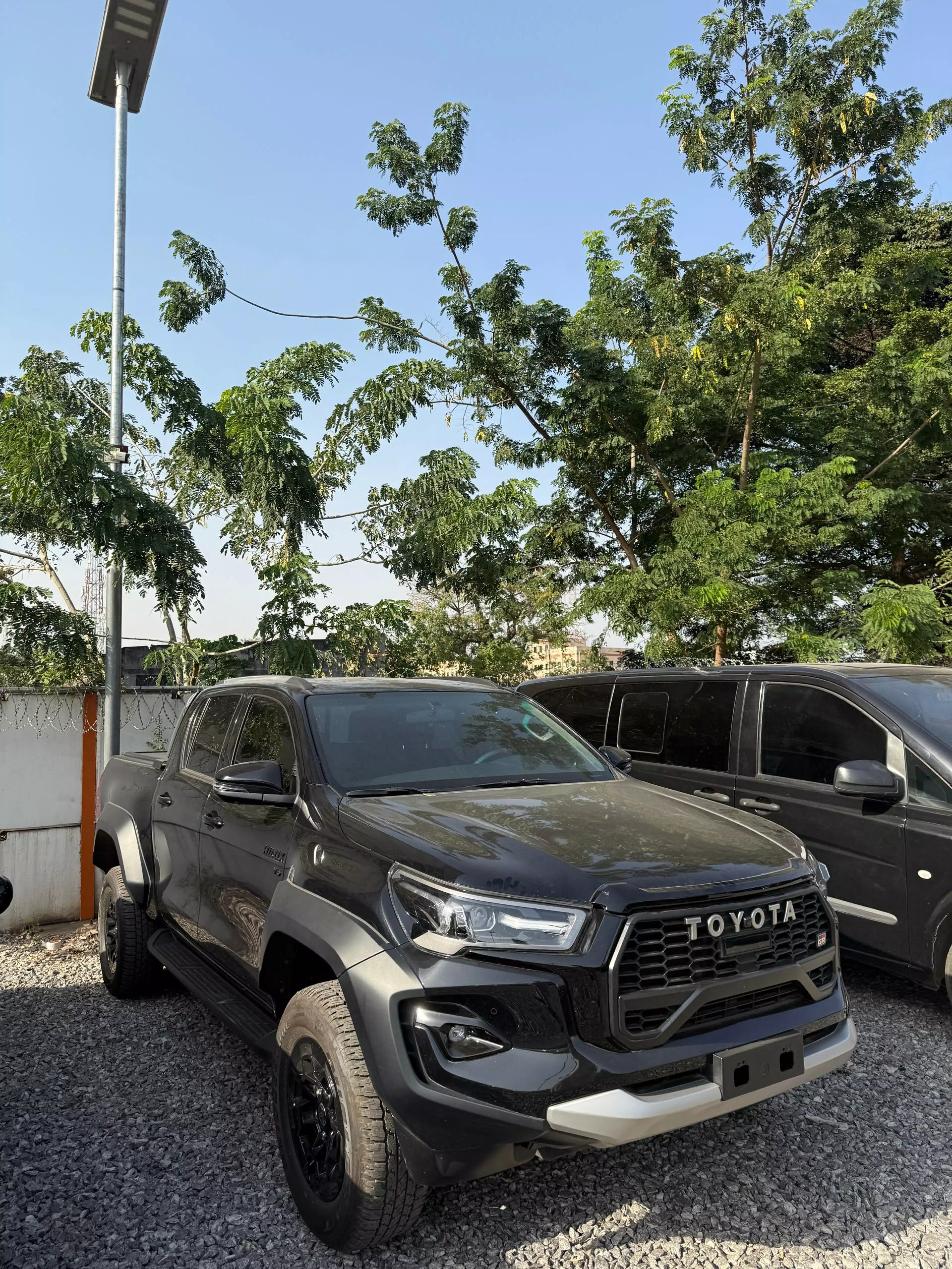 Toyota Hilux   - 2024