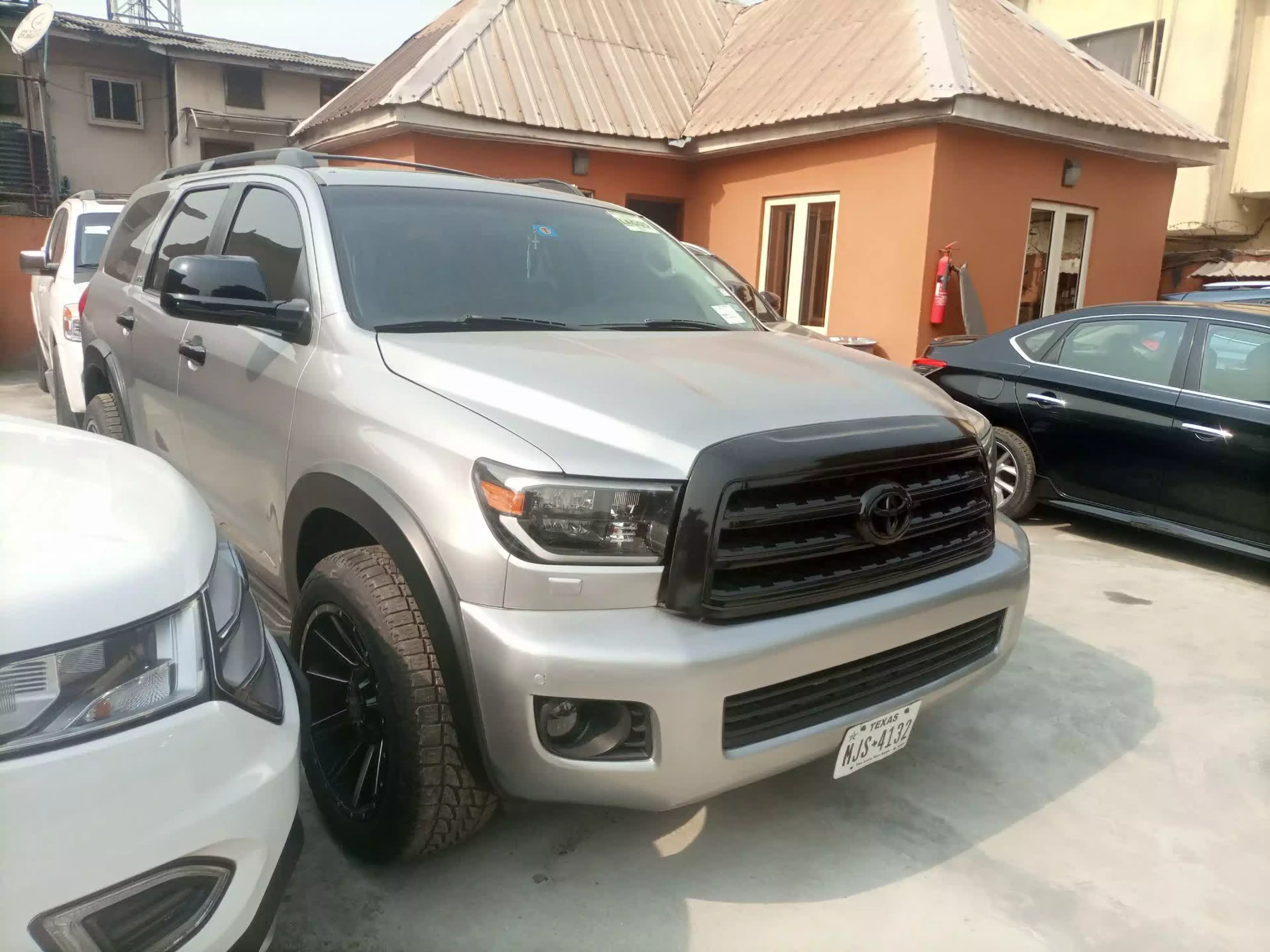 Toyota Sequoia - 2008