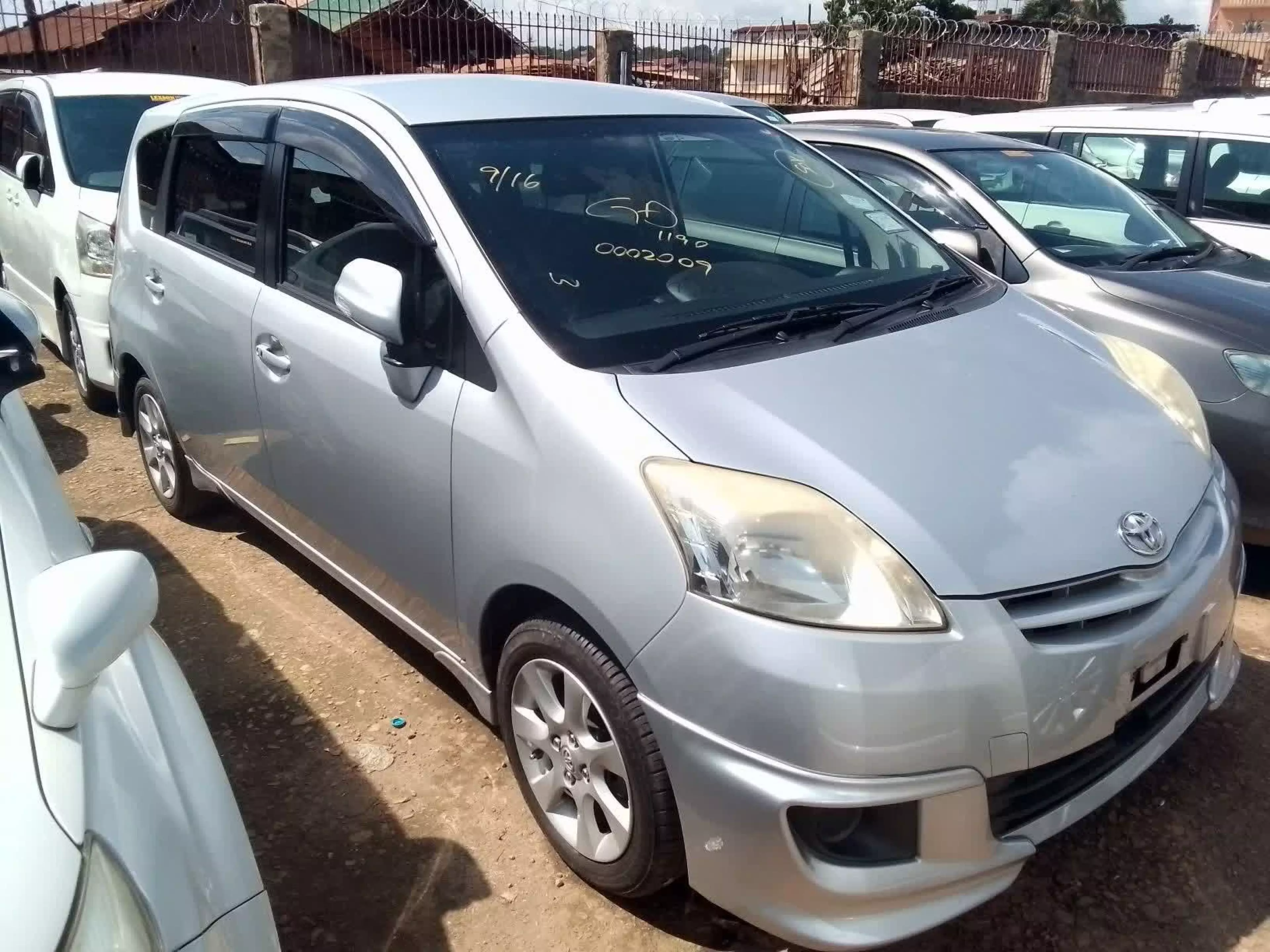 Toyota Passo Sette - 2009