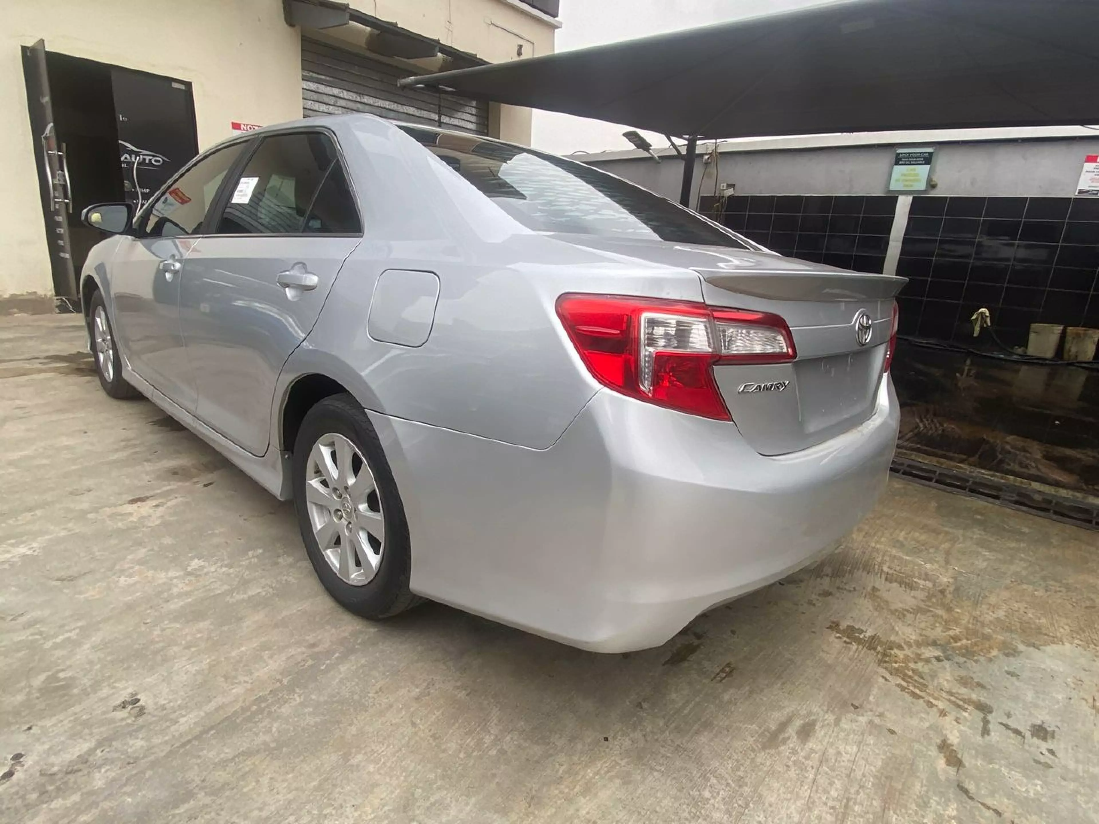 Toyota Camry   - 2014