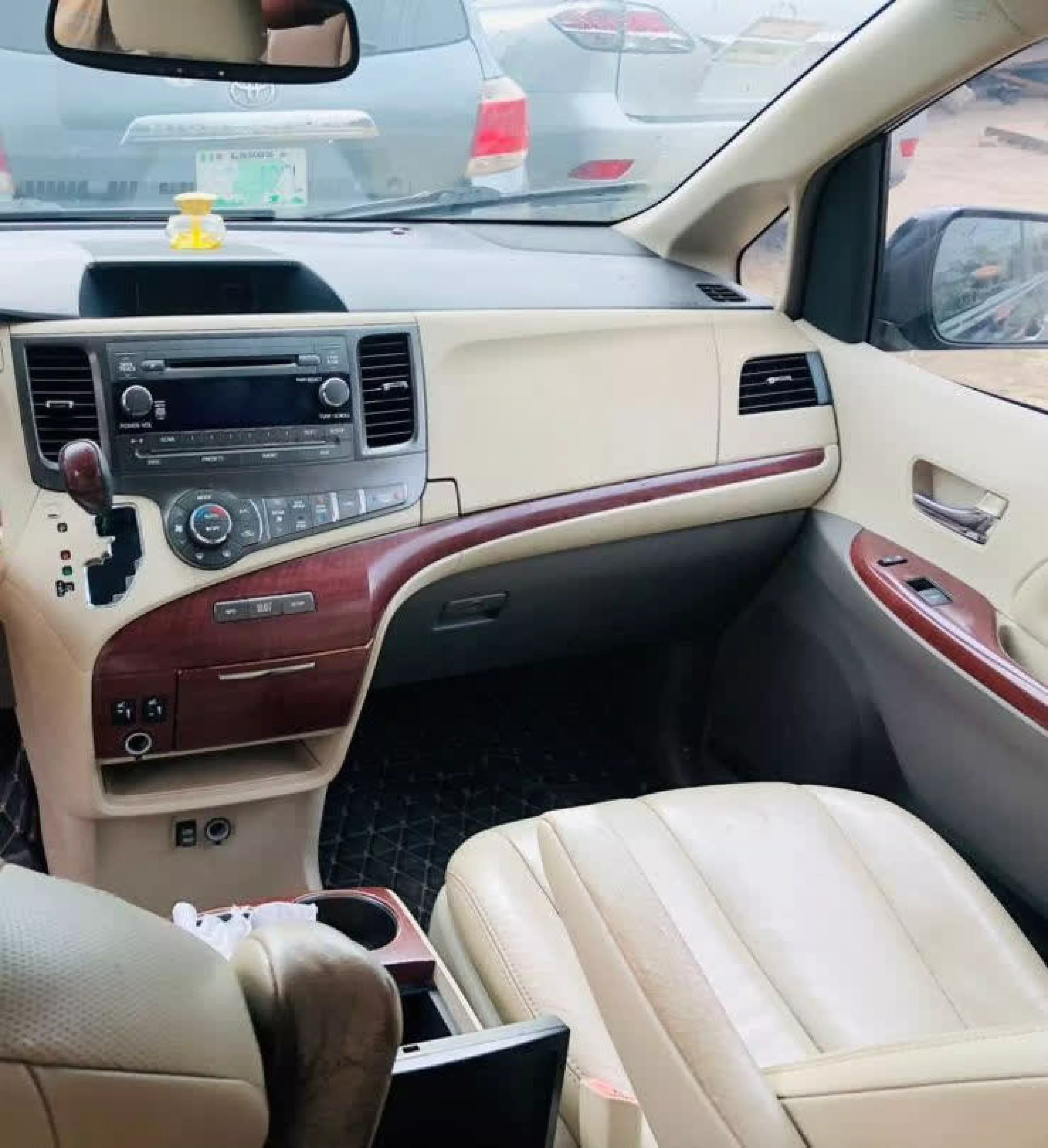 Toyota Sienna   - 2012