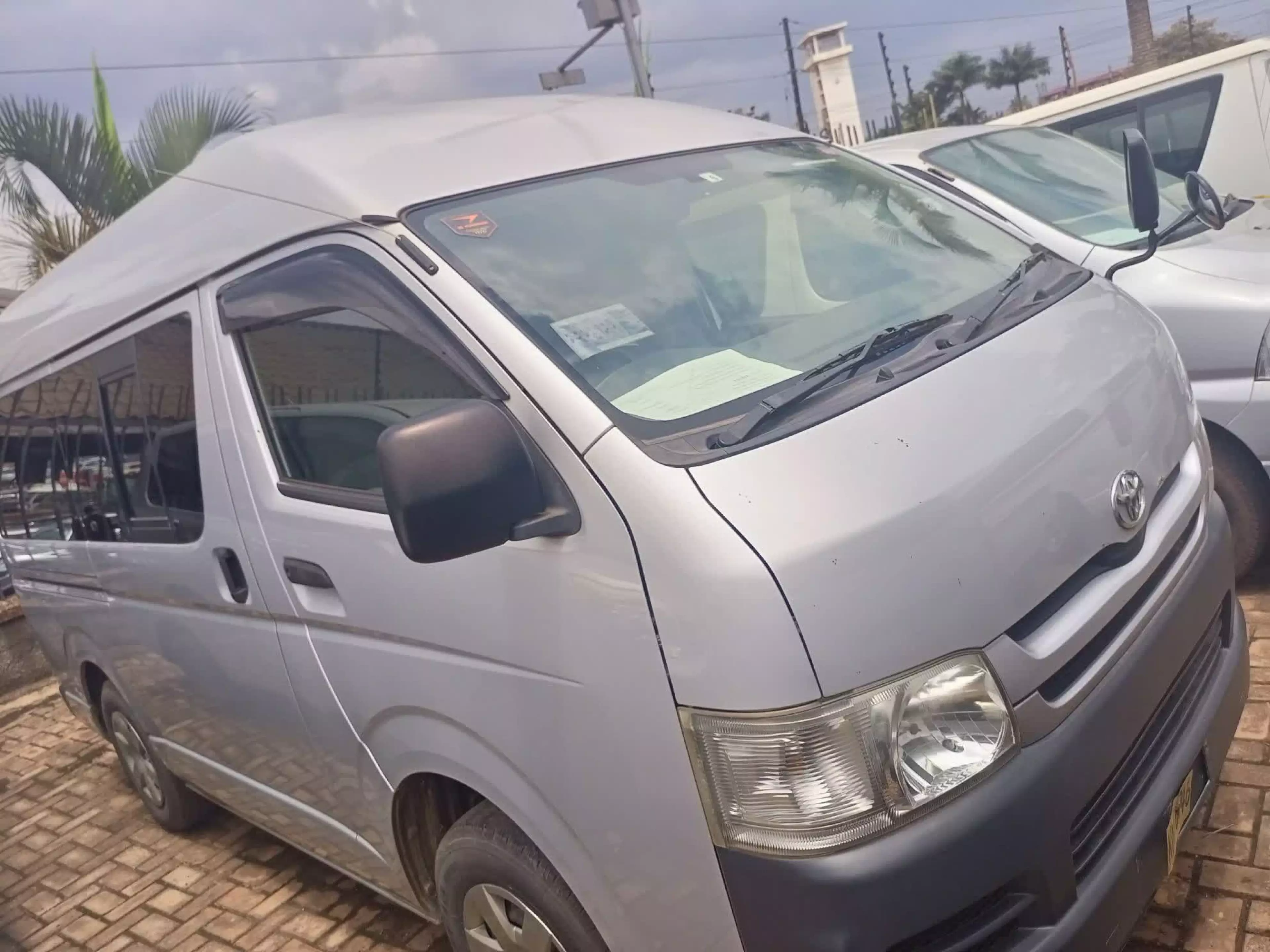 Toyota Hiace (High Roof) - 2010