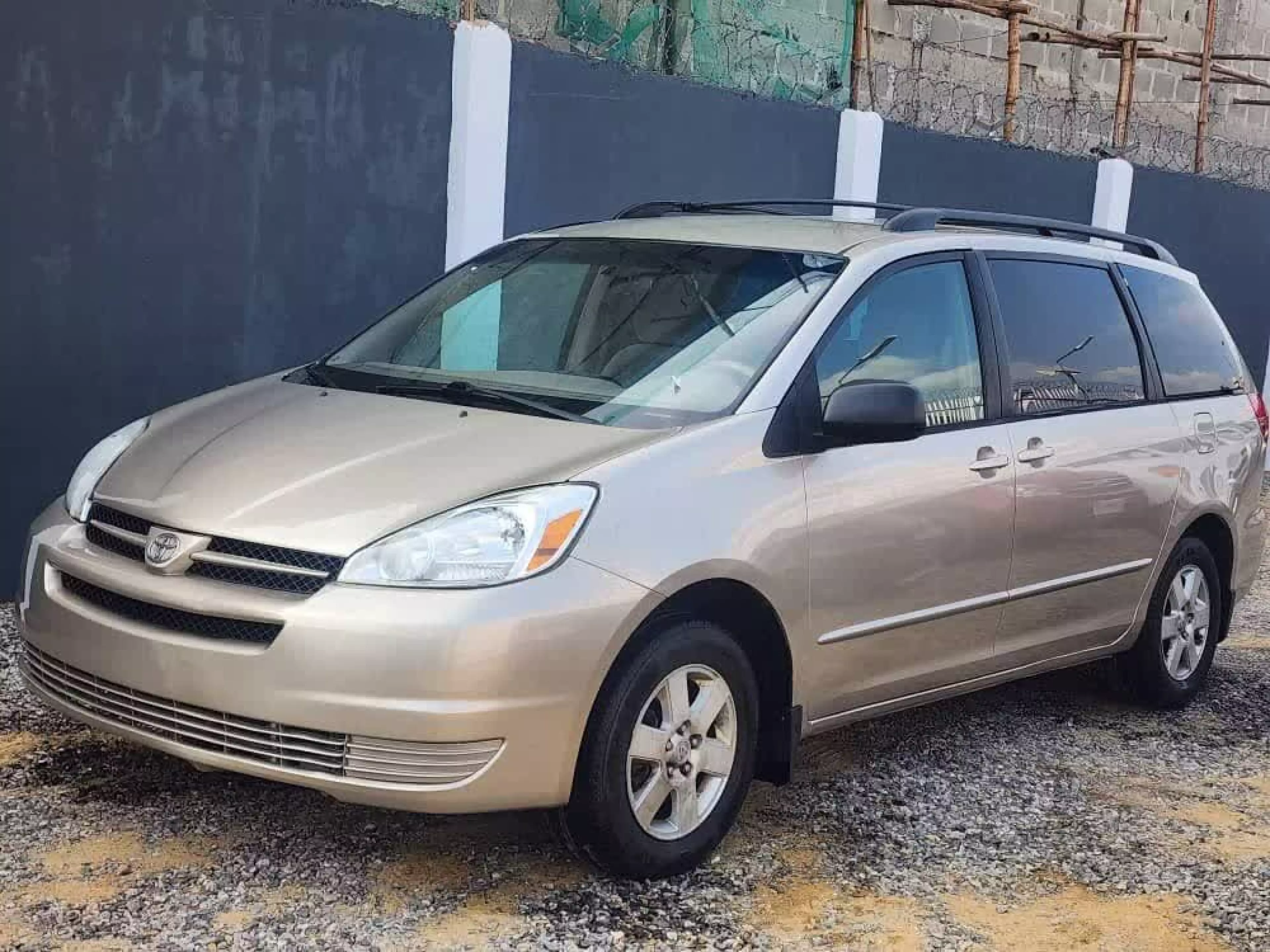 Toyota Sienna   - 2003