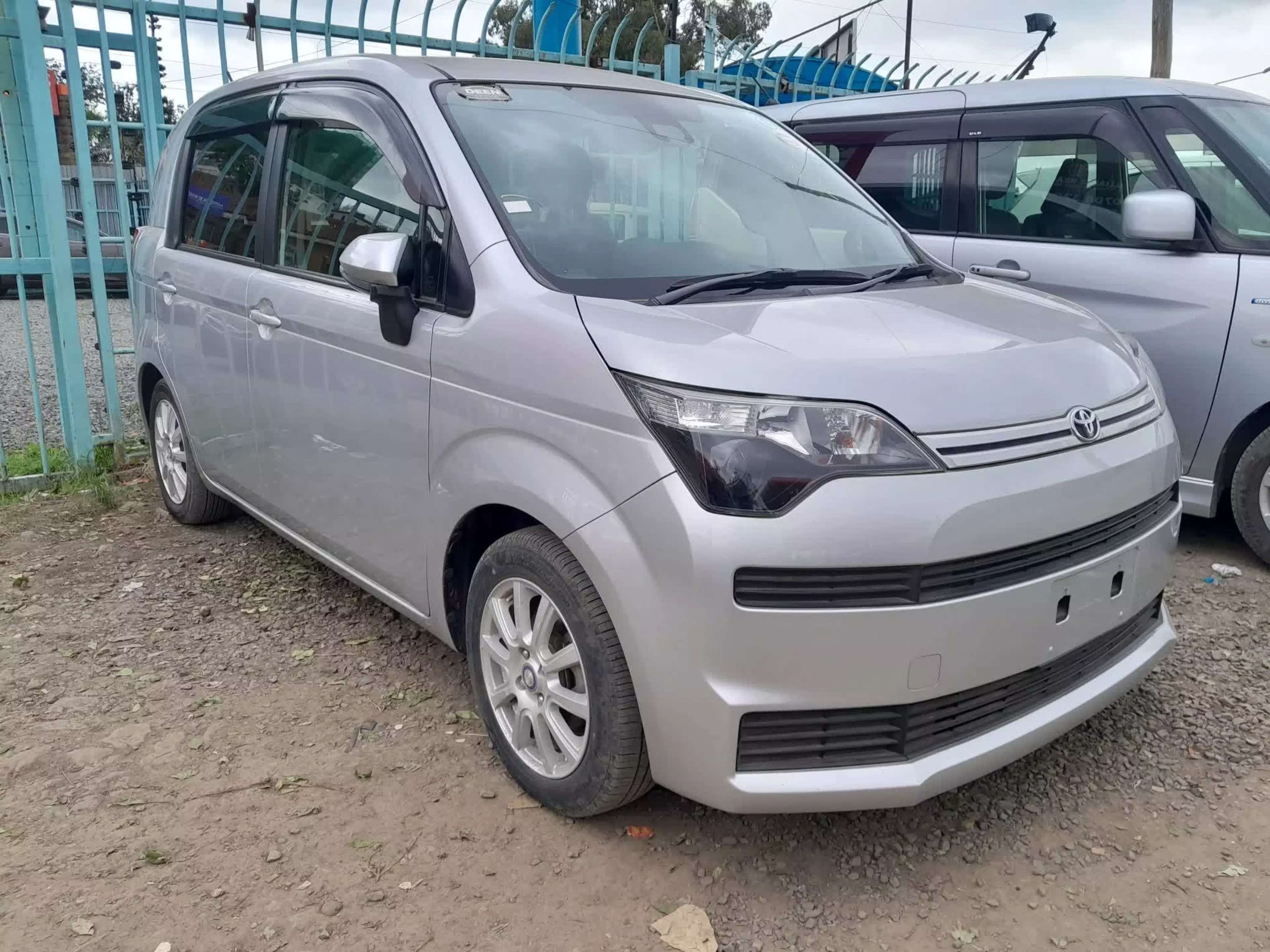 Toyota Spade  - 2016