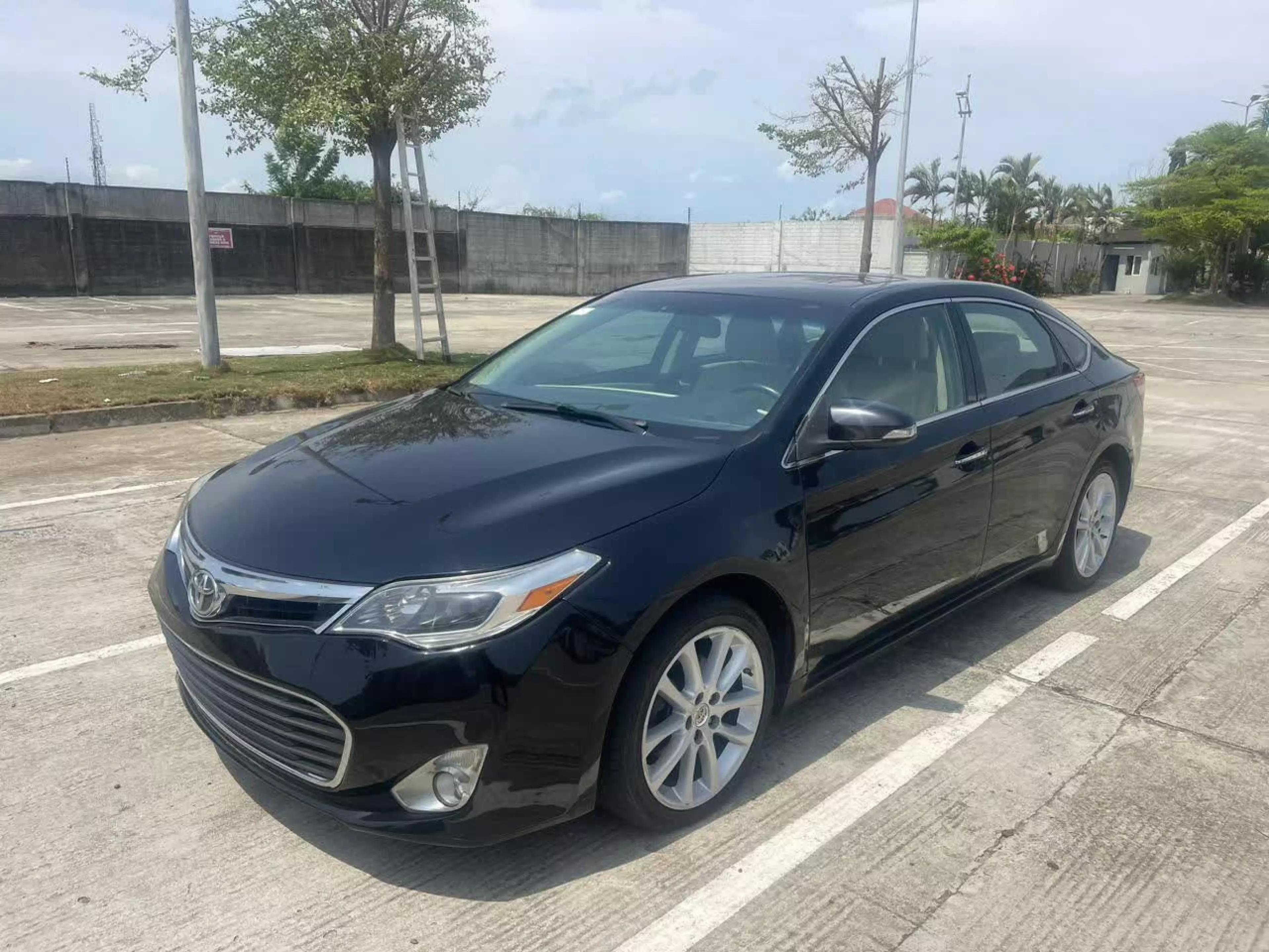 Toyota Avalon - 2013