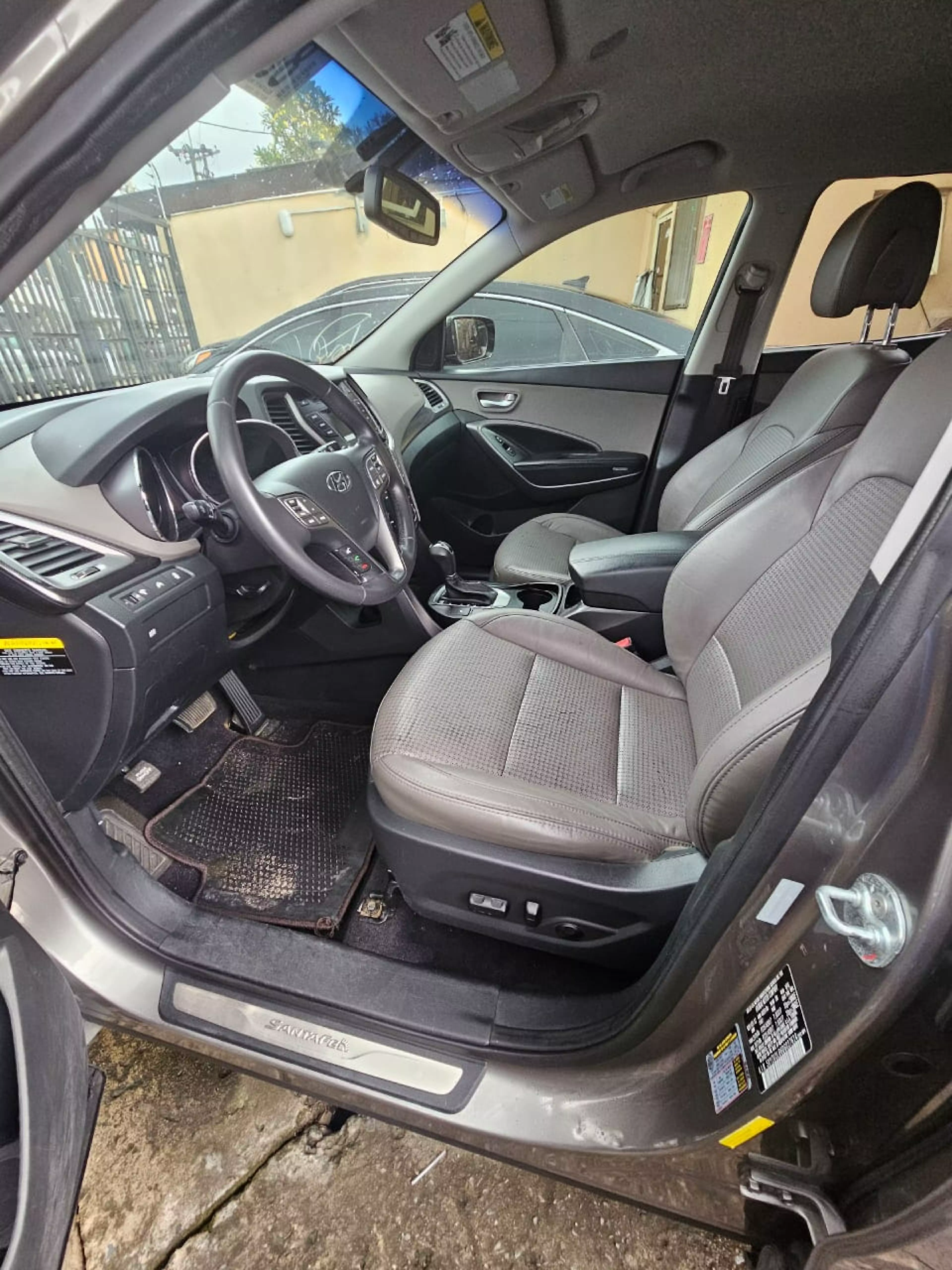 Hyundai Santa Fe   - 2013