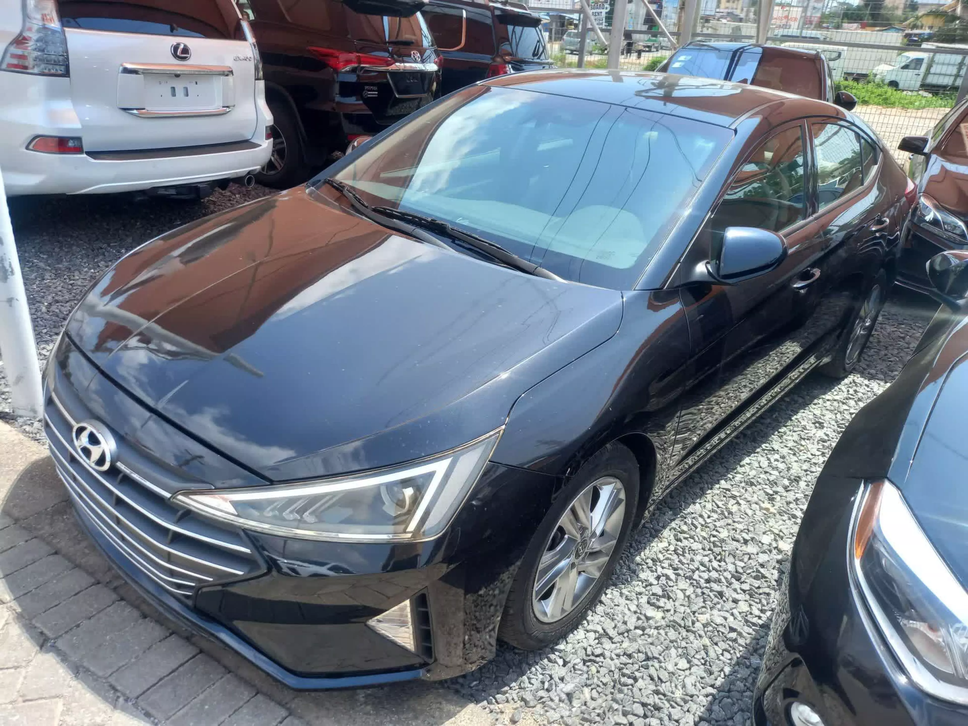 Hyundai Elantra - 2020