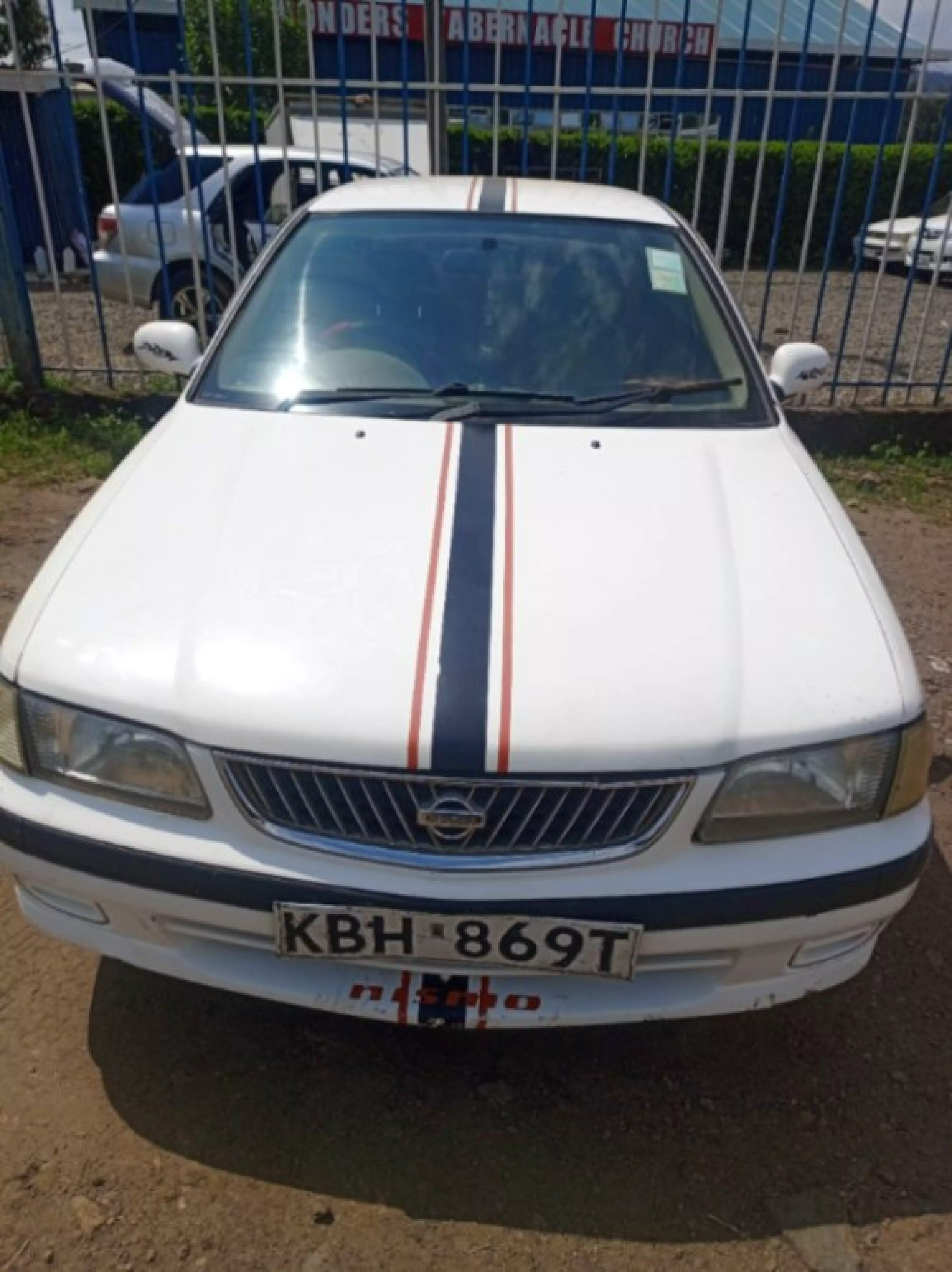 Nissan Advan  - 2002