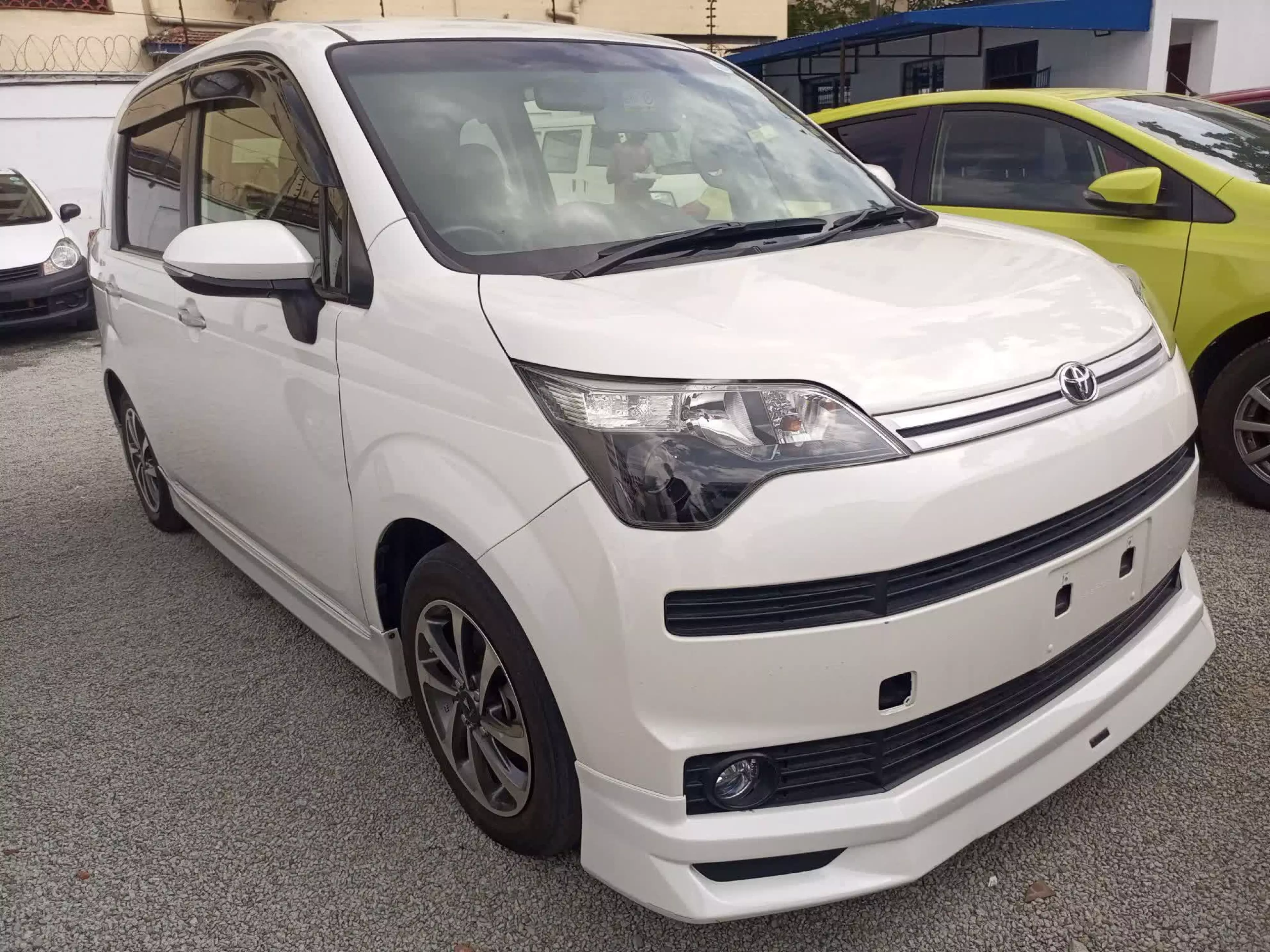 Toyota Spade  - 2015