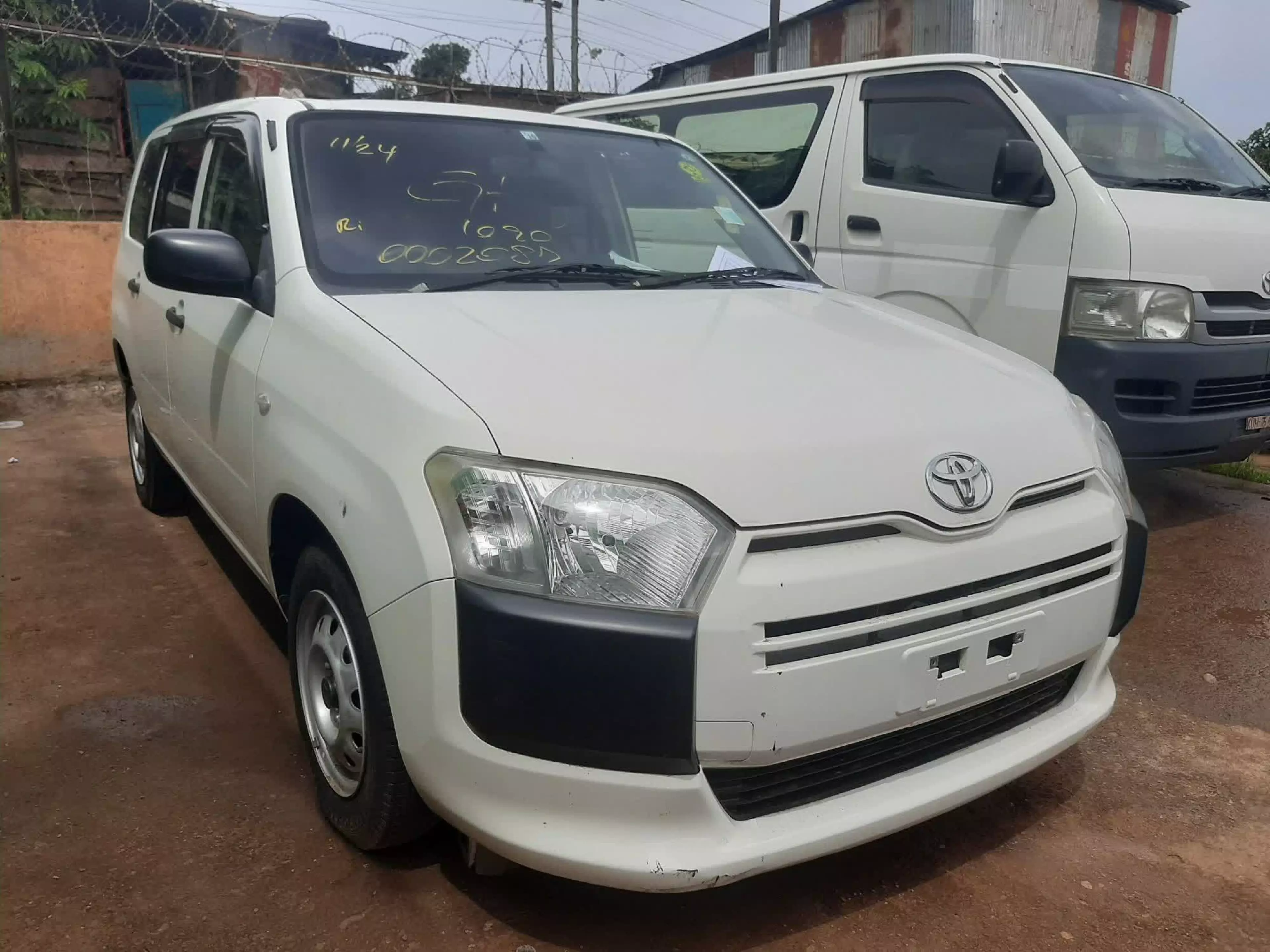 Toyota Succeed  - 2014