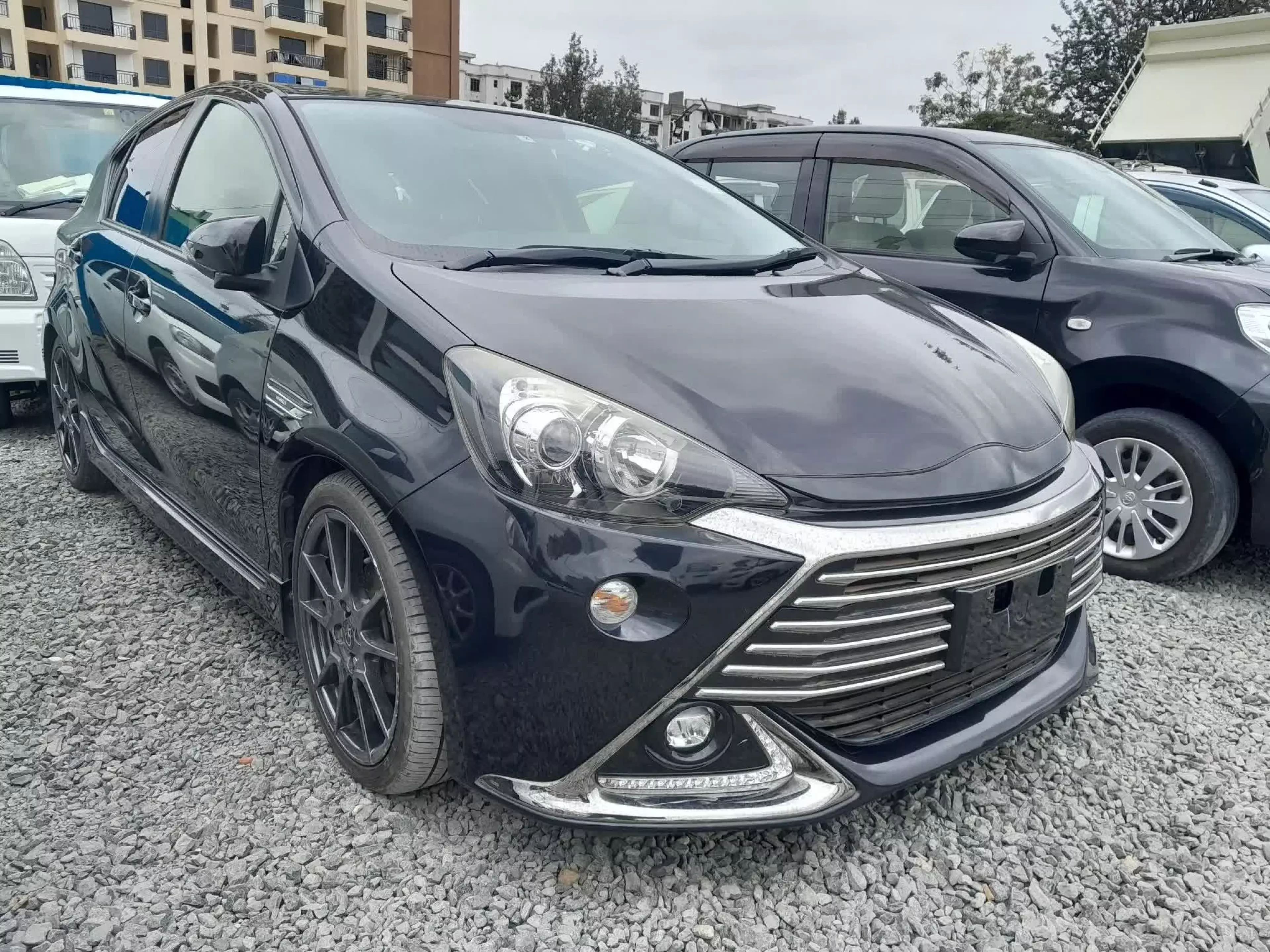 Toyota Aqua Hybrid - 2015