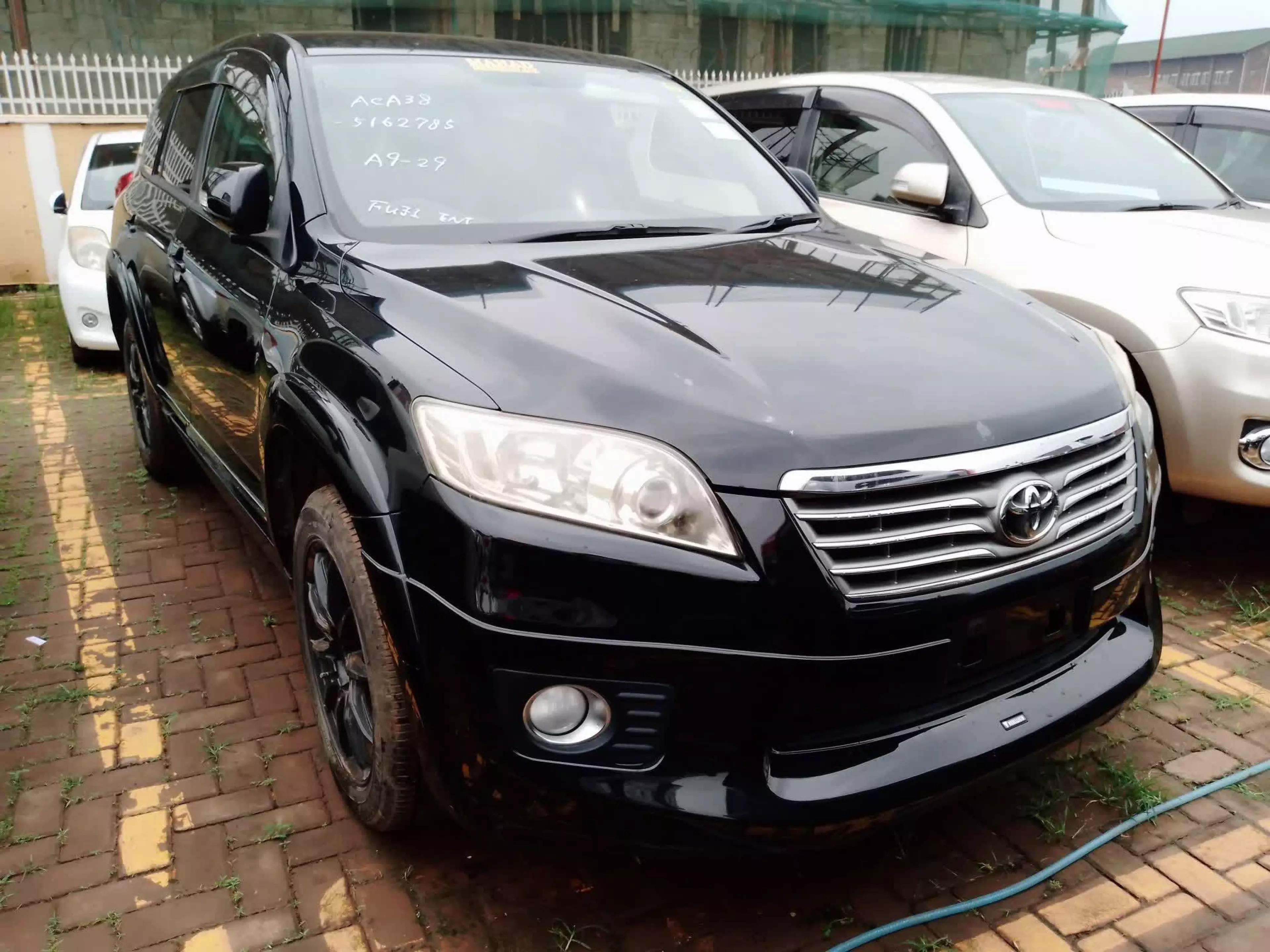 Toyota Vanguard  - 2010