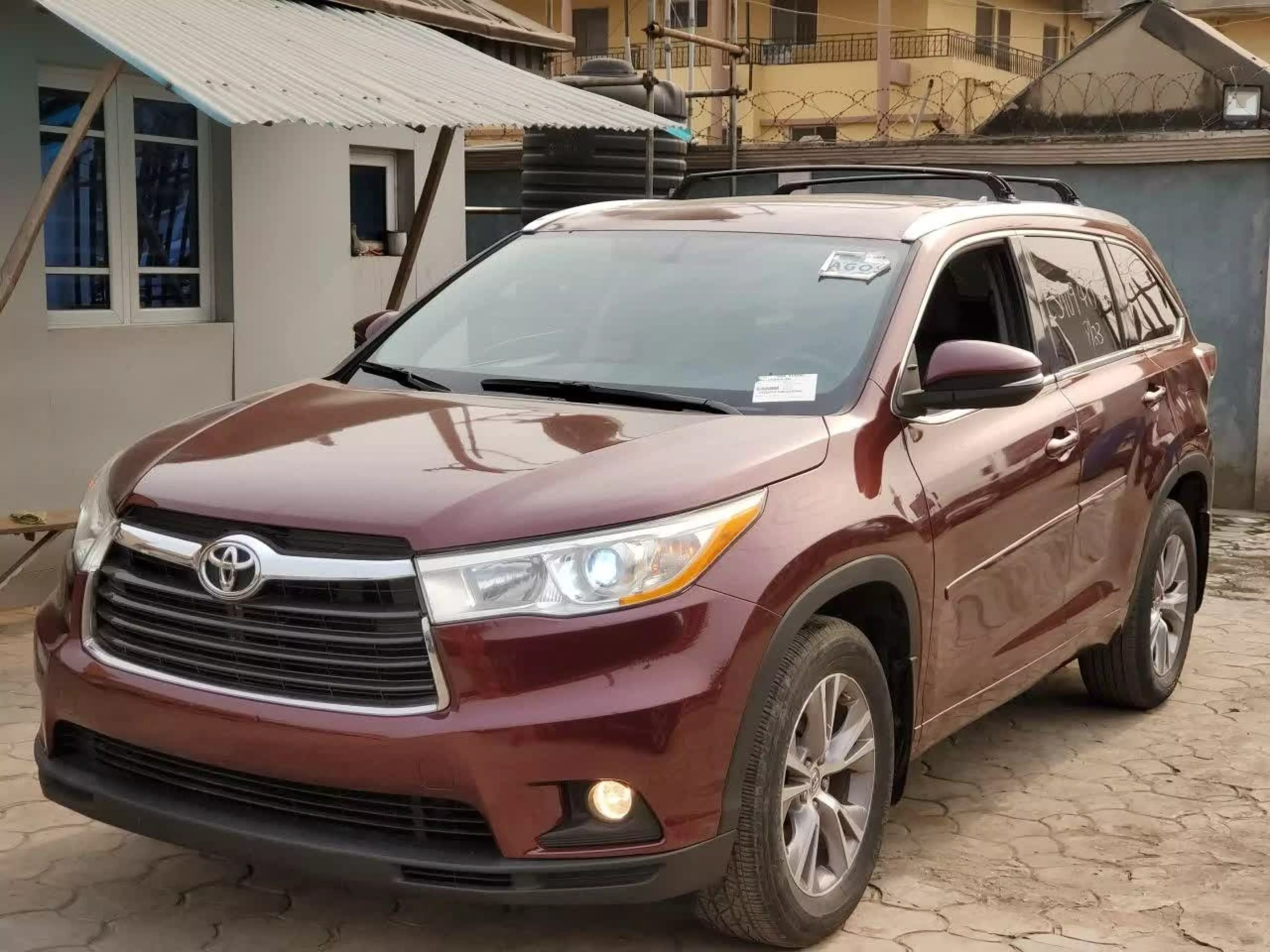 Toyota Highlander   - 2014