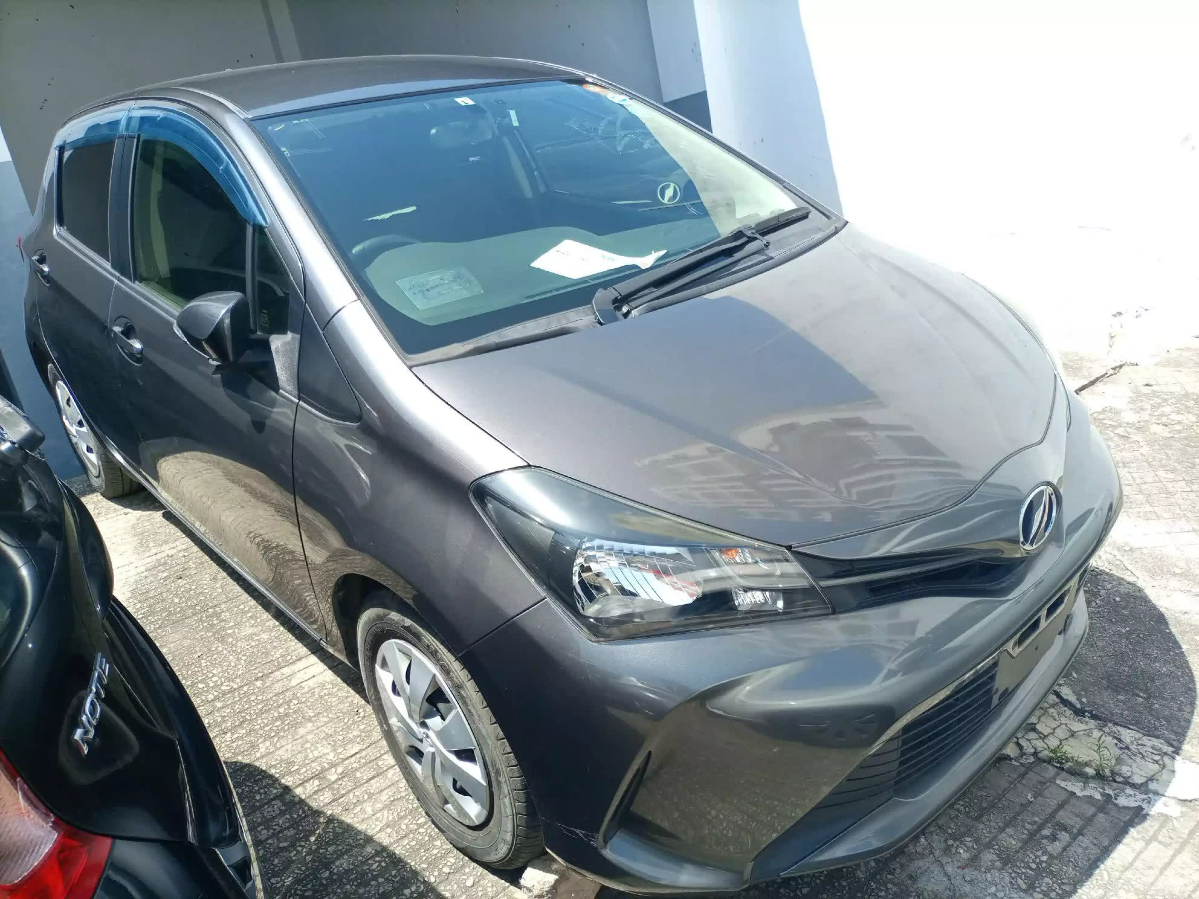 Toyota Vitz - 2015