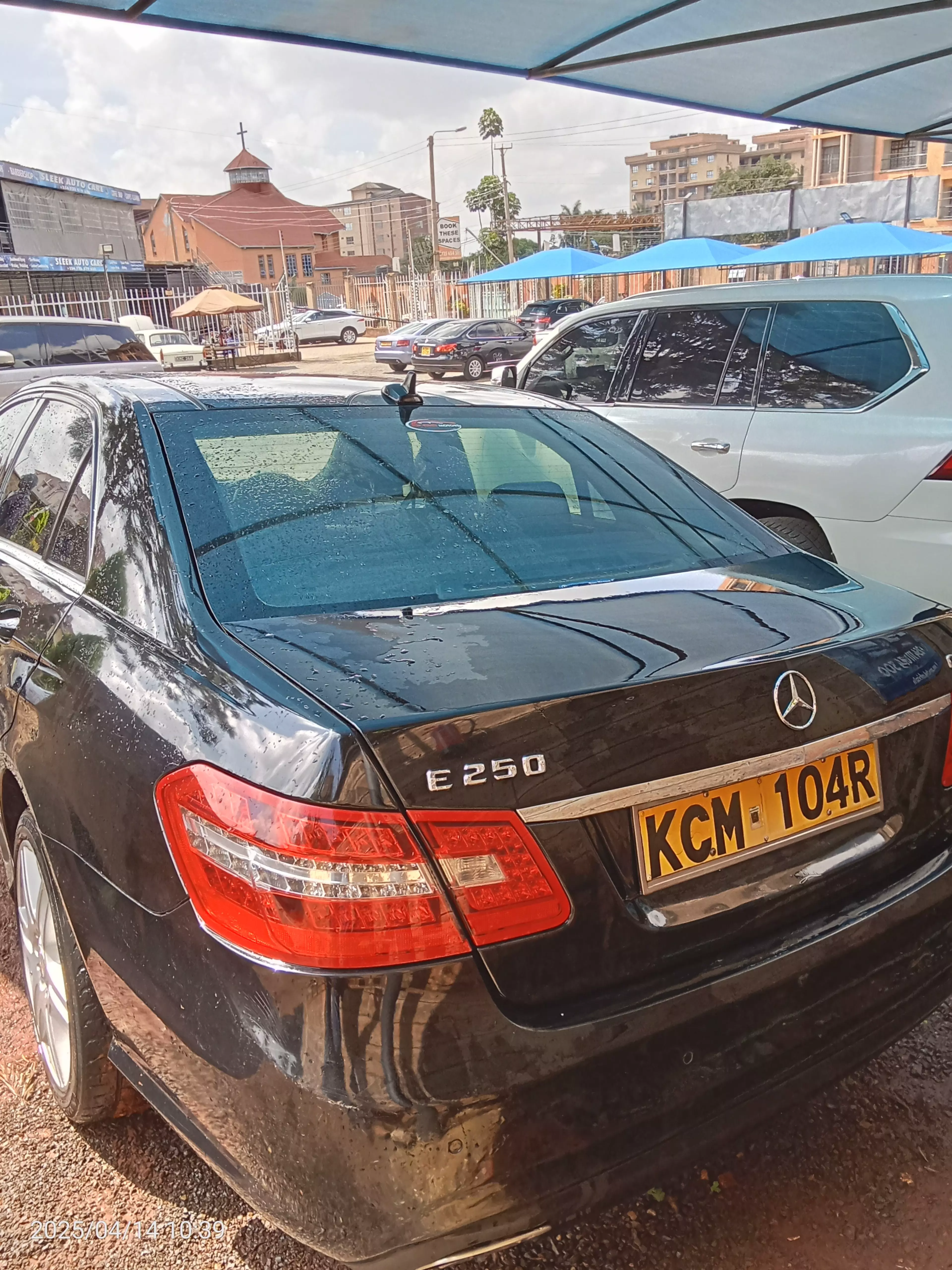 Mercedes-Benz E250   - 2011