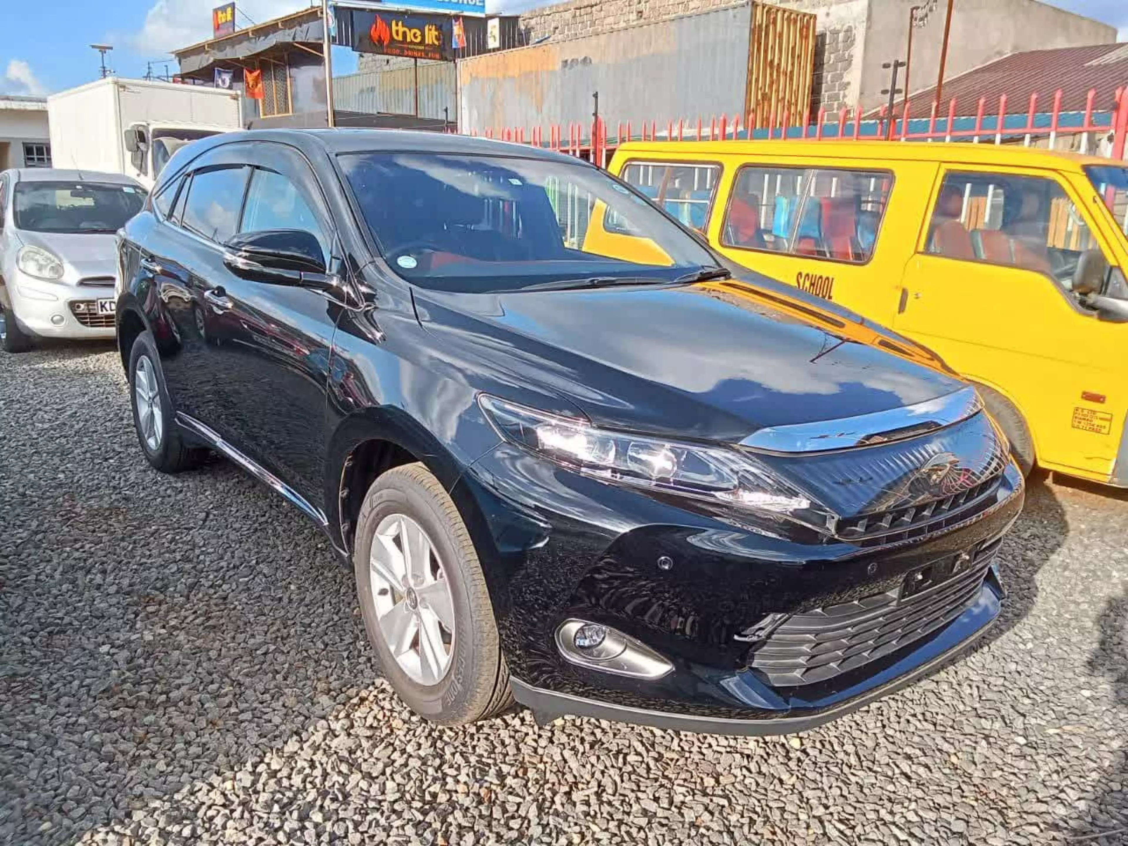 Toyota Harrier - 2016