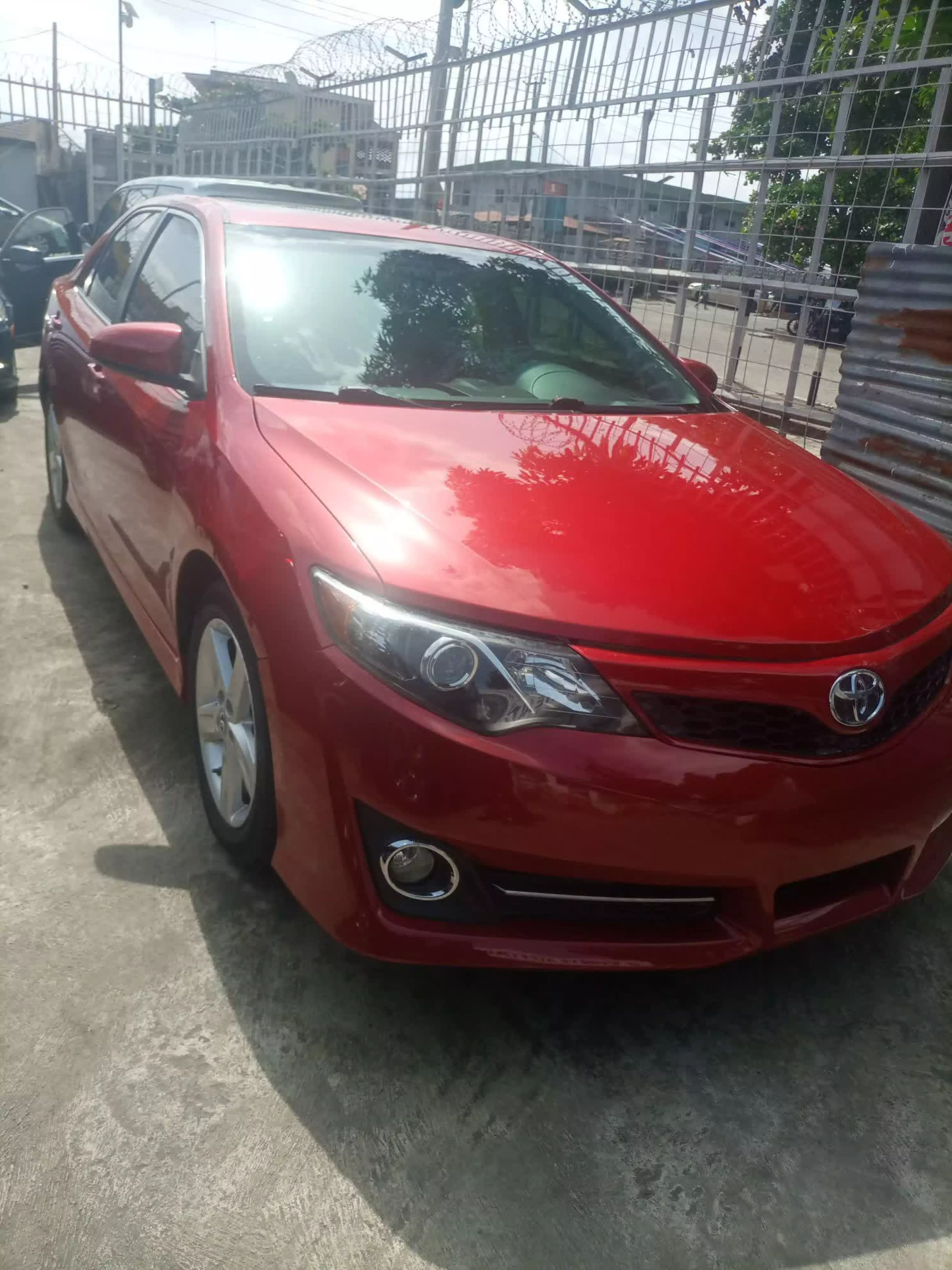 Toyota Camry - 2012