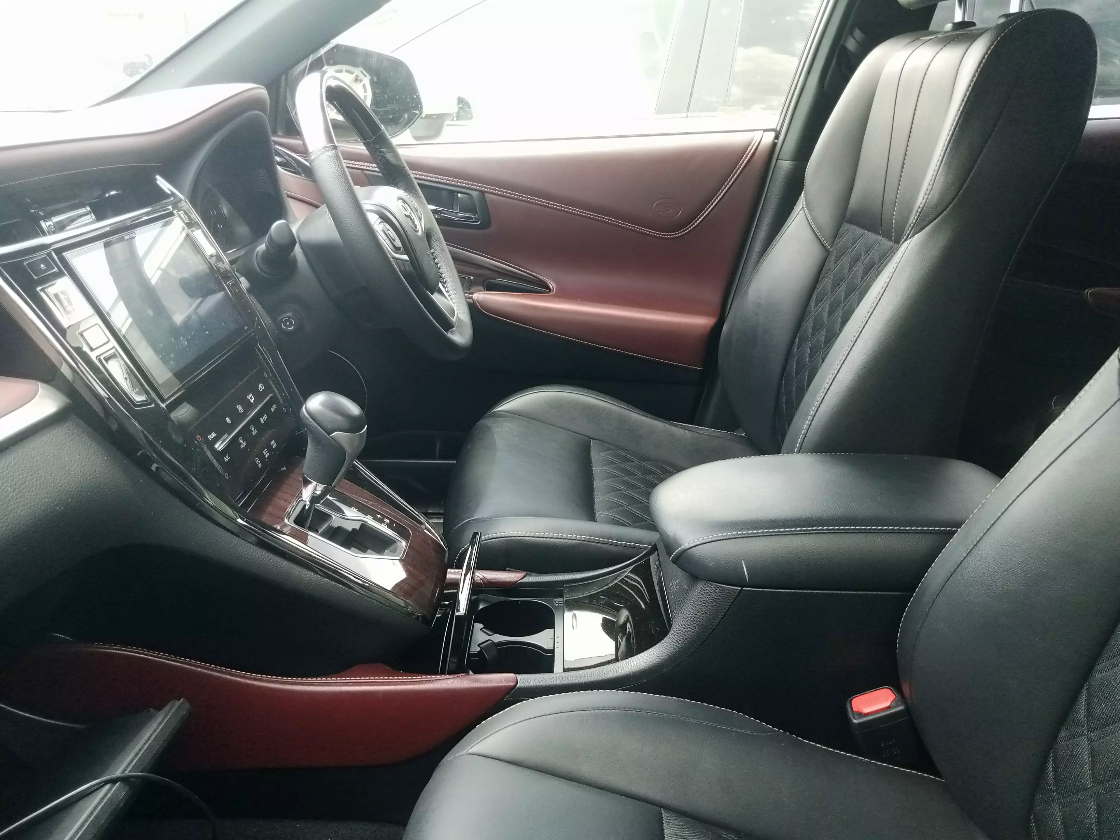 Toyota Harrier   - 2015