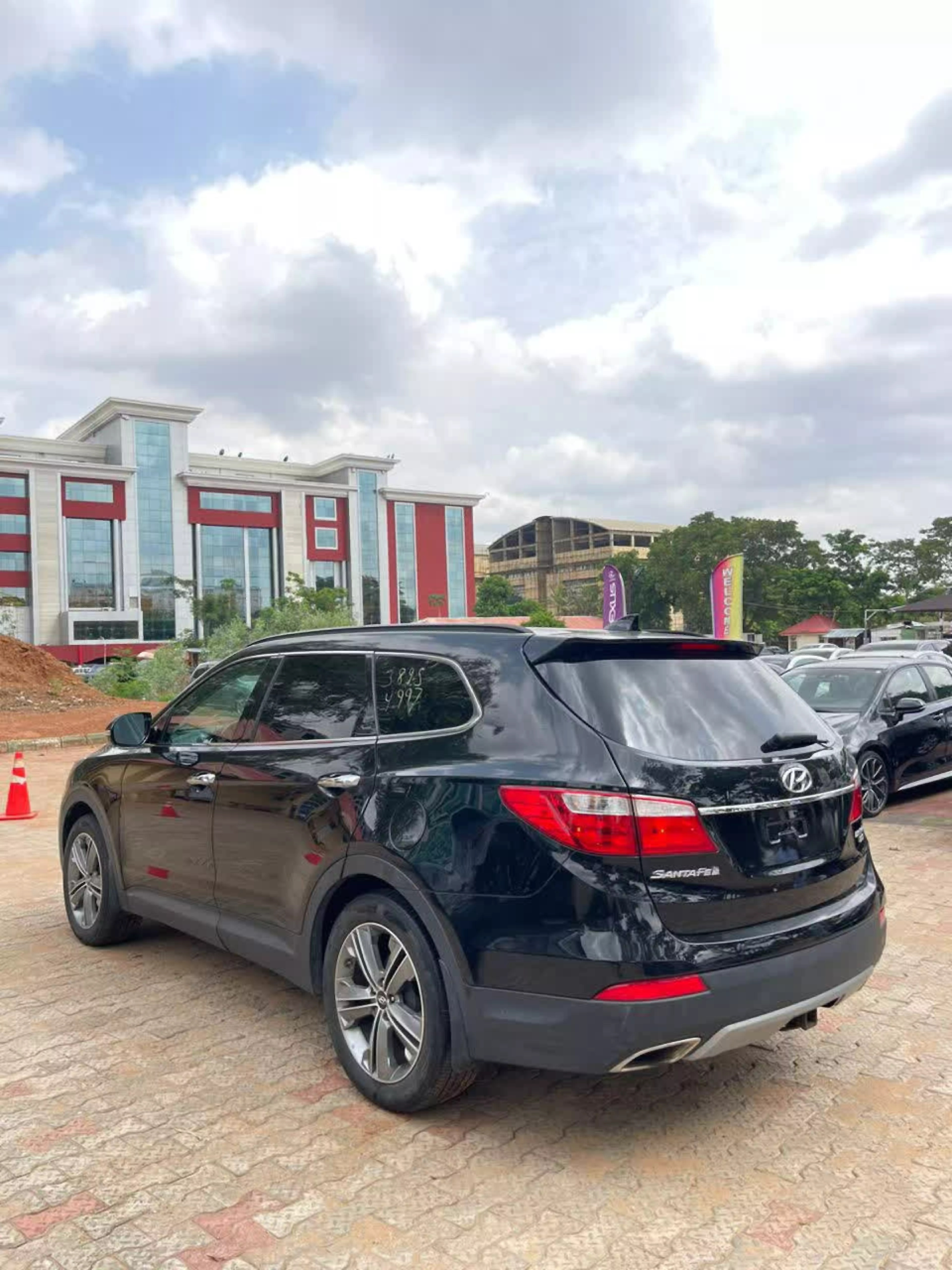 Hyundai Santa Fe   - 2015