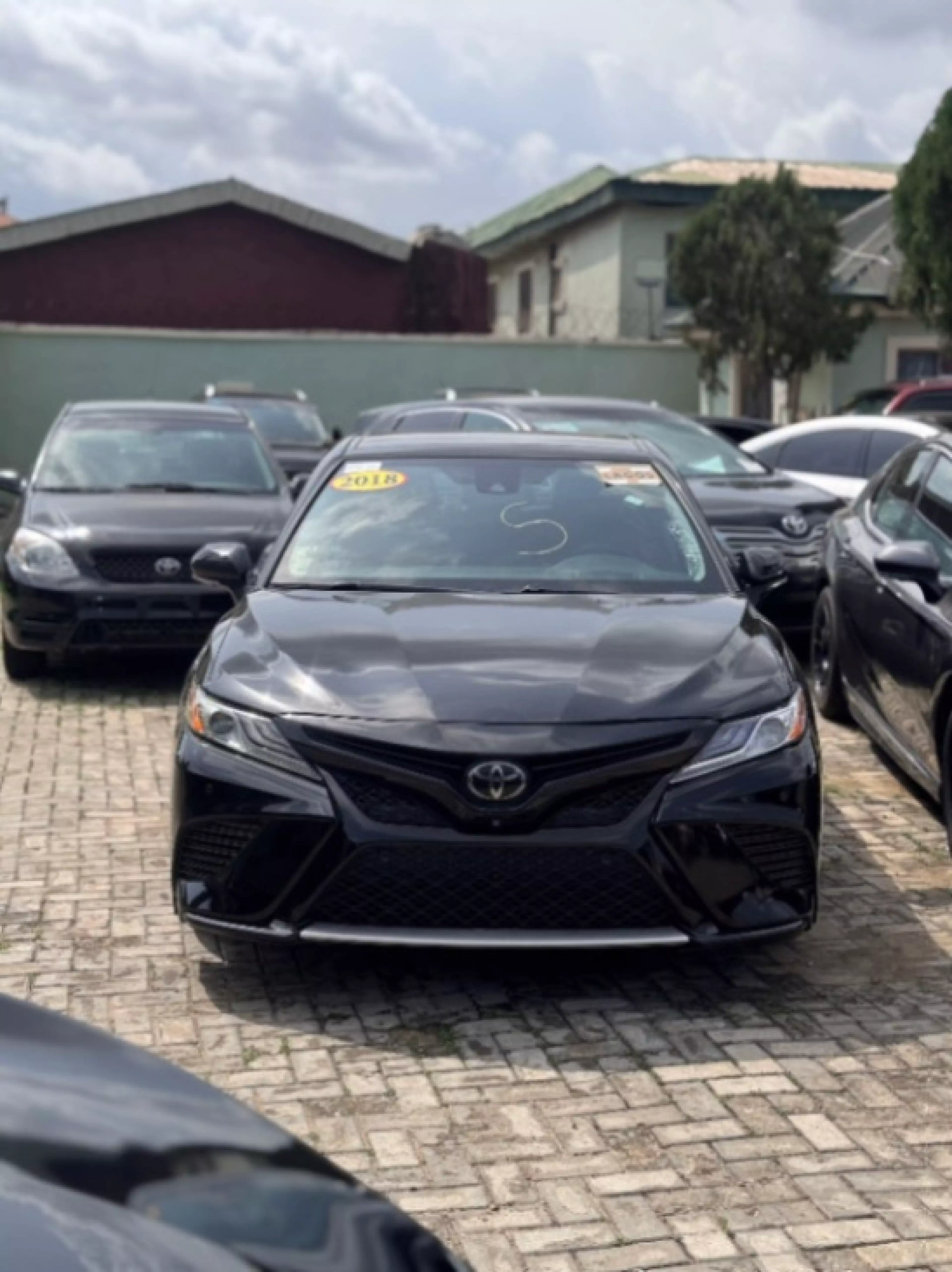 Toyota Camry - 2018