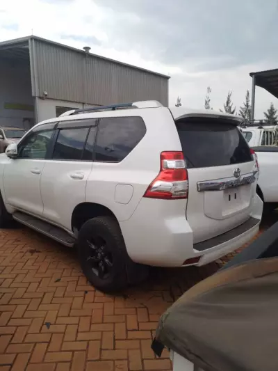 Toyota Land Cruiser Prado   - 2015