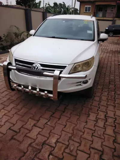 Volkswagen Tiguan   - 2008